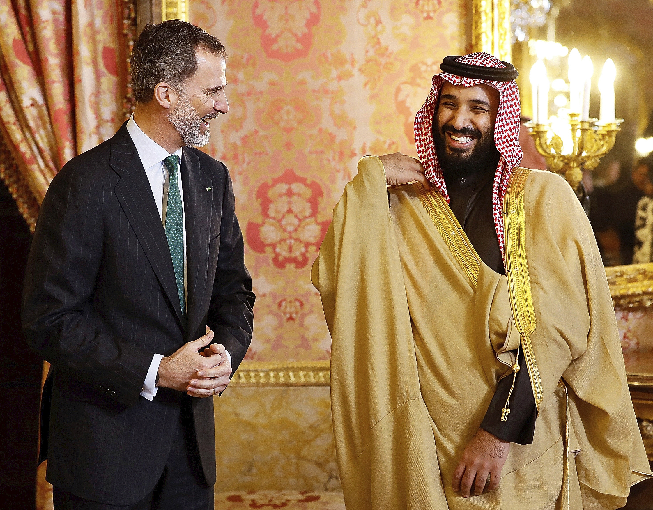 El príncipe heredero Bin Salman, junto al Rey Felipe, en Madrid.
