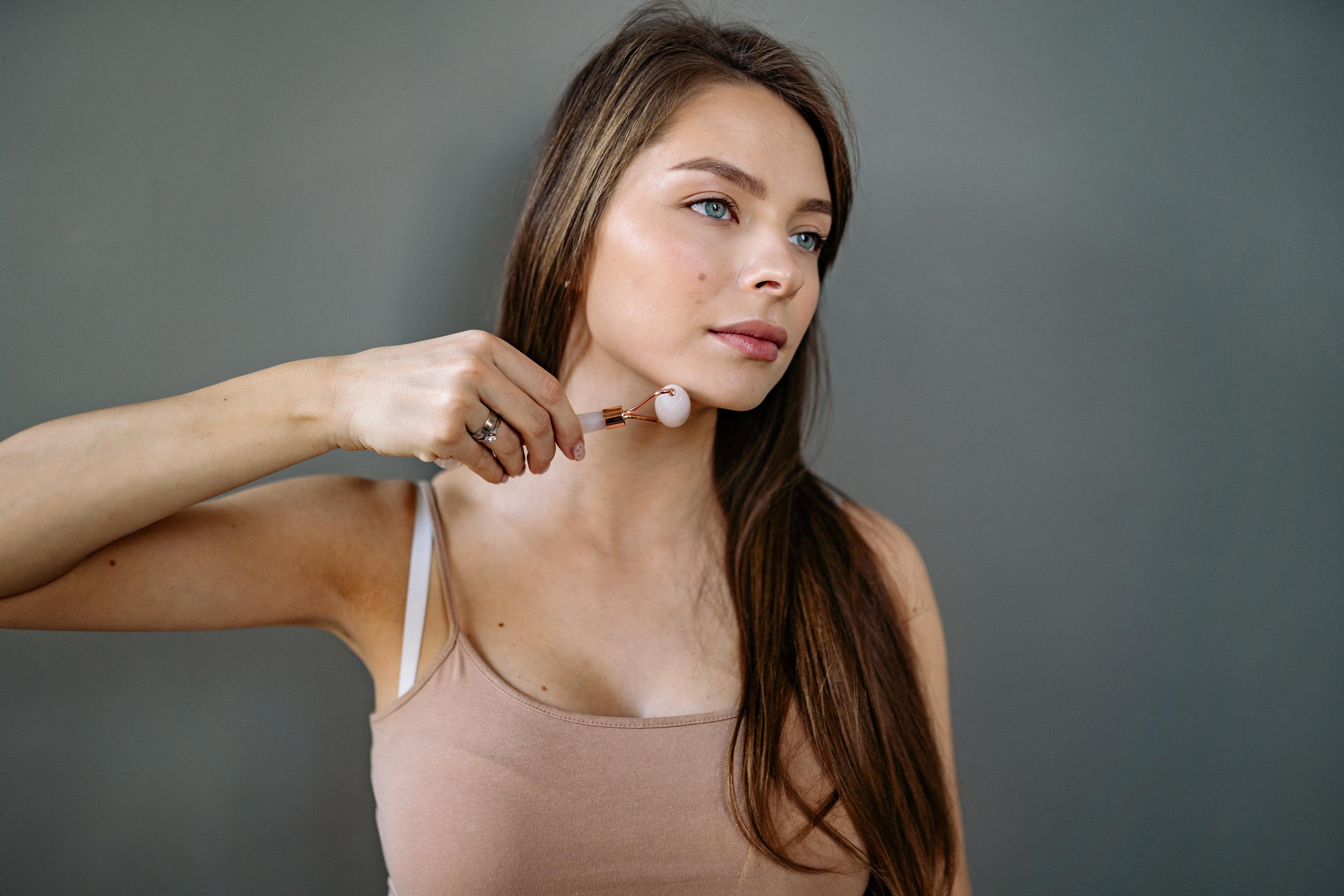 Cuántas veces a la semana podemos usar el masajeador facial y qué beneficios tiene para la piel
