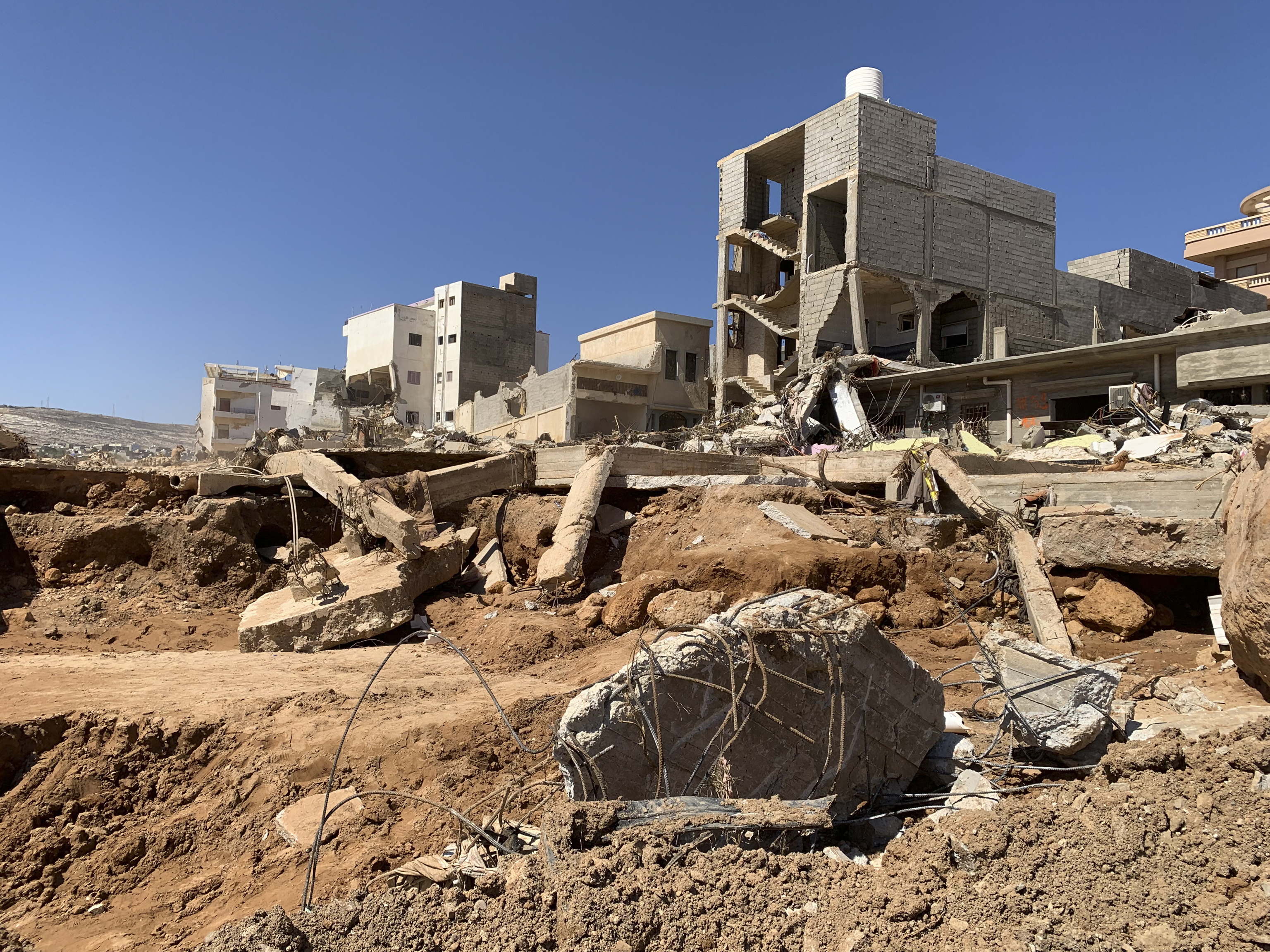En la imagen, las consecuencias de las letales inundaciones que arrasaron Derna, Libia, el 14 de septiembre de 2023.