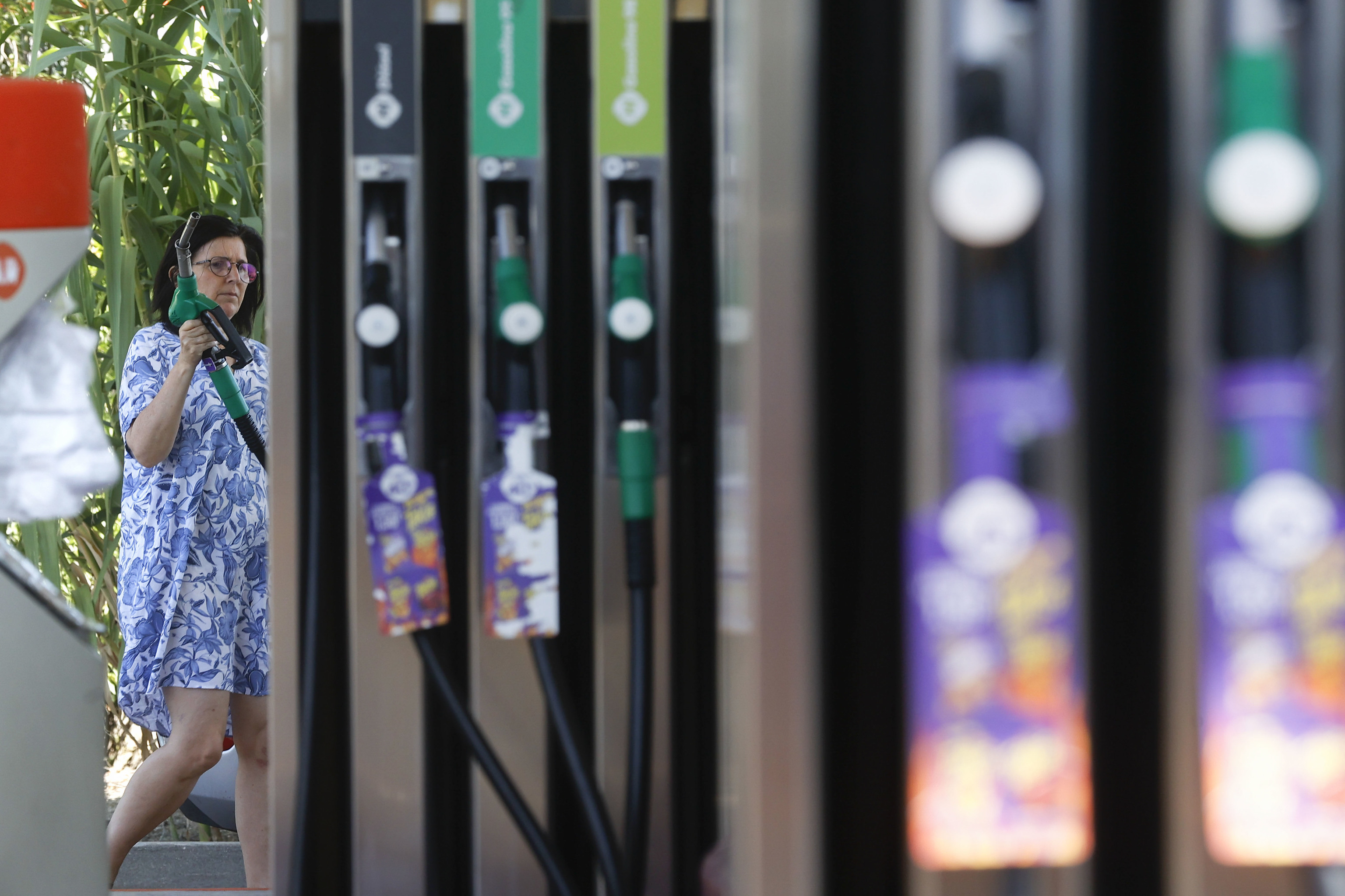 El Estado recaudó en agosto un euro más por cada depósito de gasolina que antes del verano