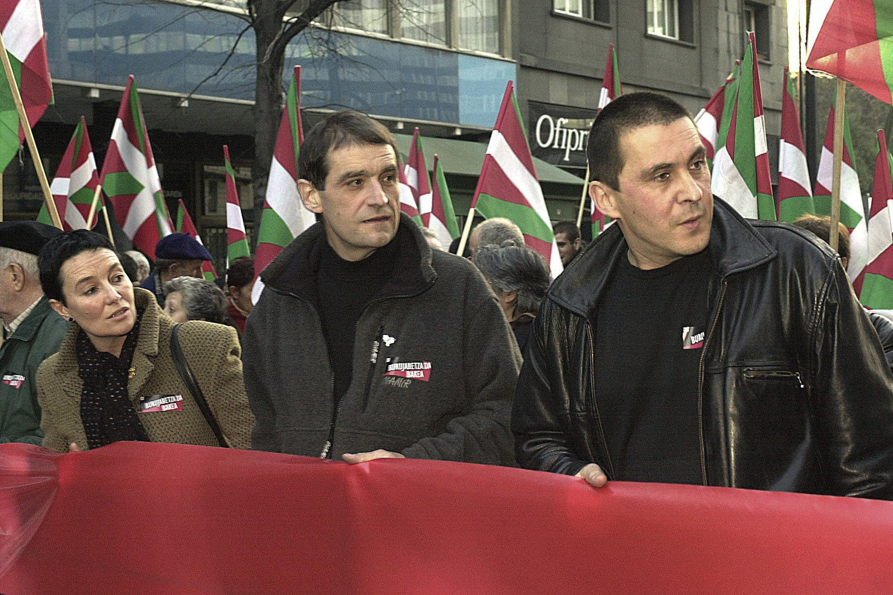 Josu Ternera y Arnaldo Otegi, durante una manifestacin de la izquierda abertzale.