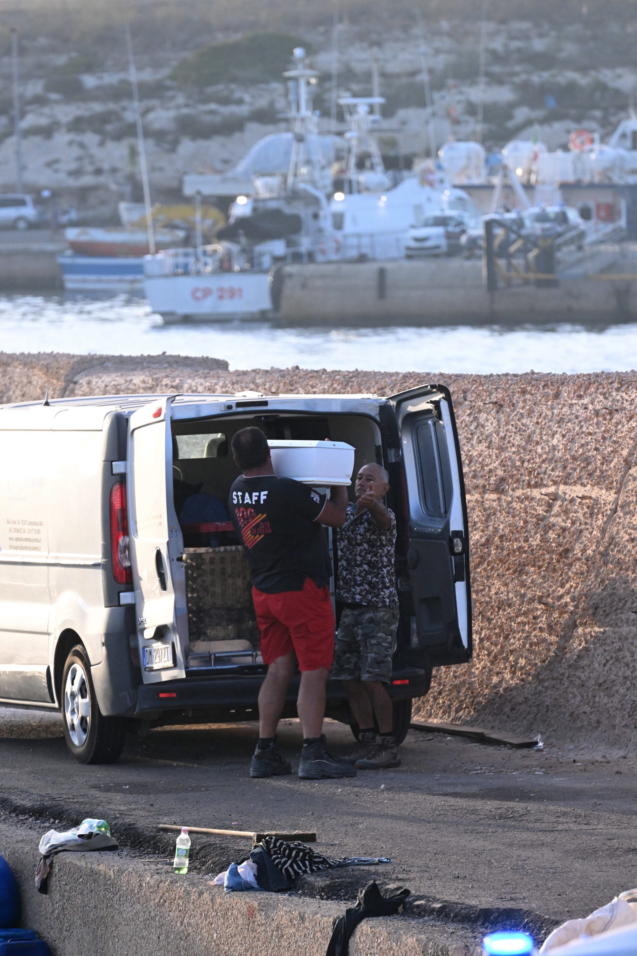 Una mujer pierde a su hijo tras dar a luz en una barcaza que trataba de llegar a Lampedusa