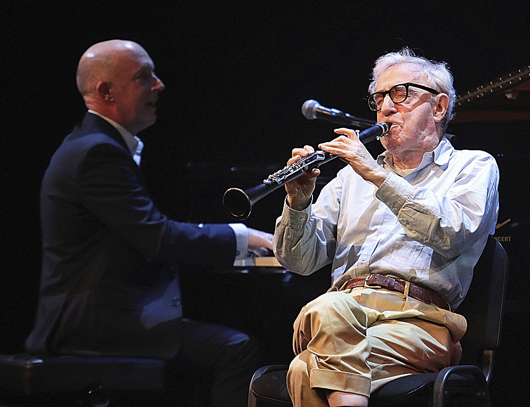 Woody Allen durante su actuación, este viernes, en el Teatre Tívoli.