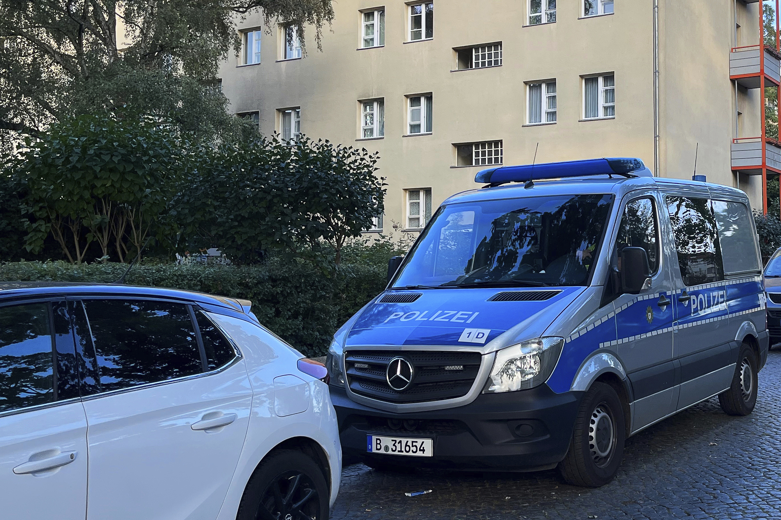 Investigan a ocho jóvenes por la presunta agresión sexual a una niña de 13 años en una piscina de Colonia