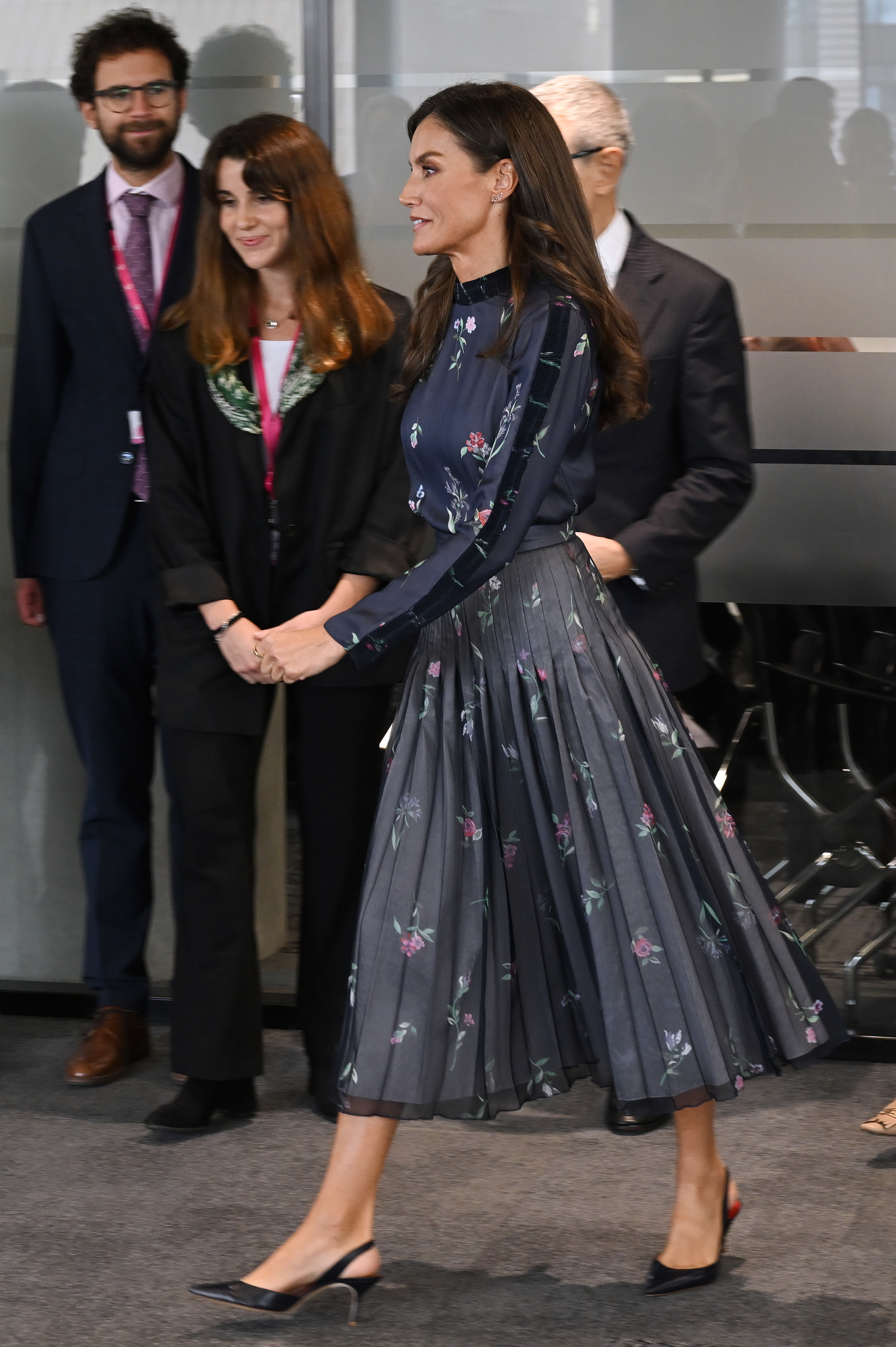 La Reina Letizia vuelve a dejar huella en Londres con un vestido de flores de Armani