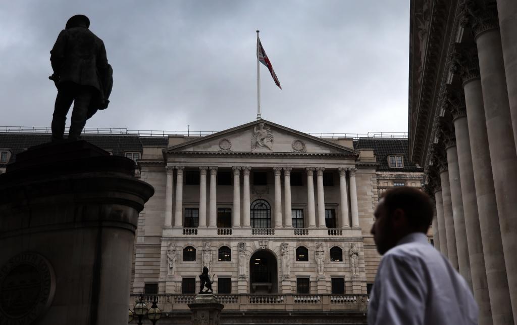 El Banco de Inglaterra sigue la estela de la Fed  y el BCE evita la subida de los tipos de interés