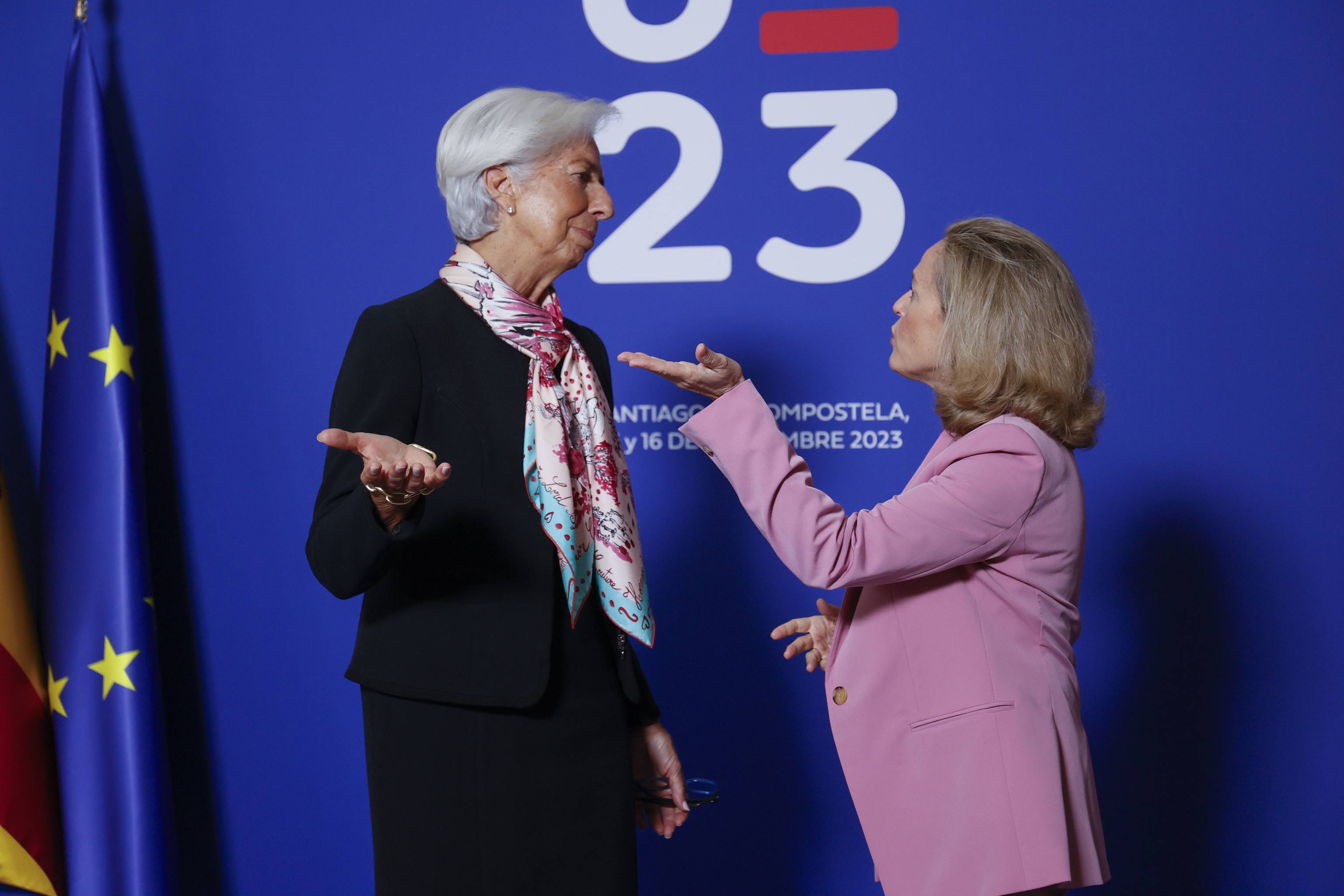 Christine Lagarde, presidenta del BCE, y Nadia Calviño, vicepresidenta primera y ministra de Asuntos Económicos en funciones