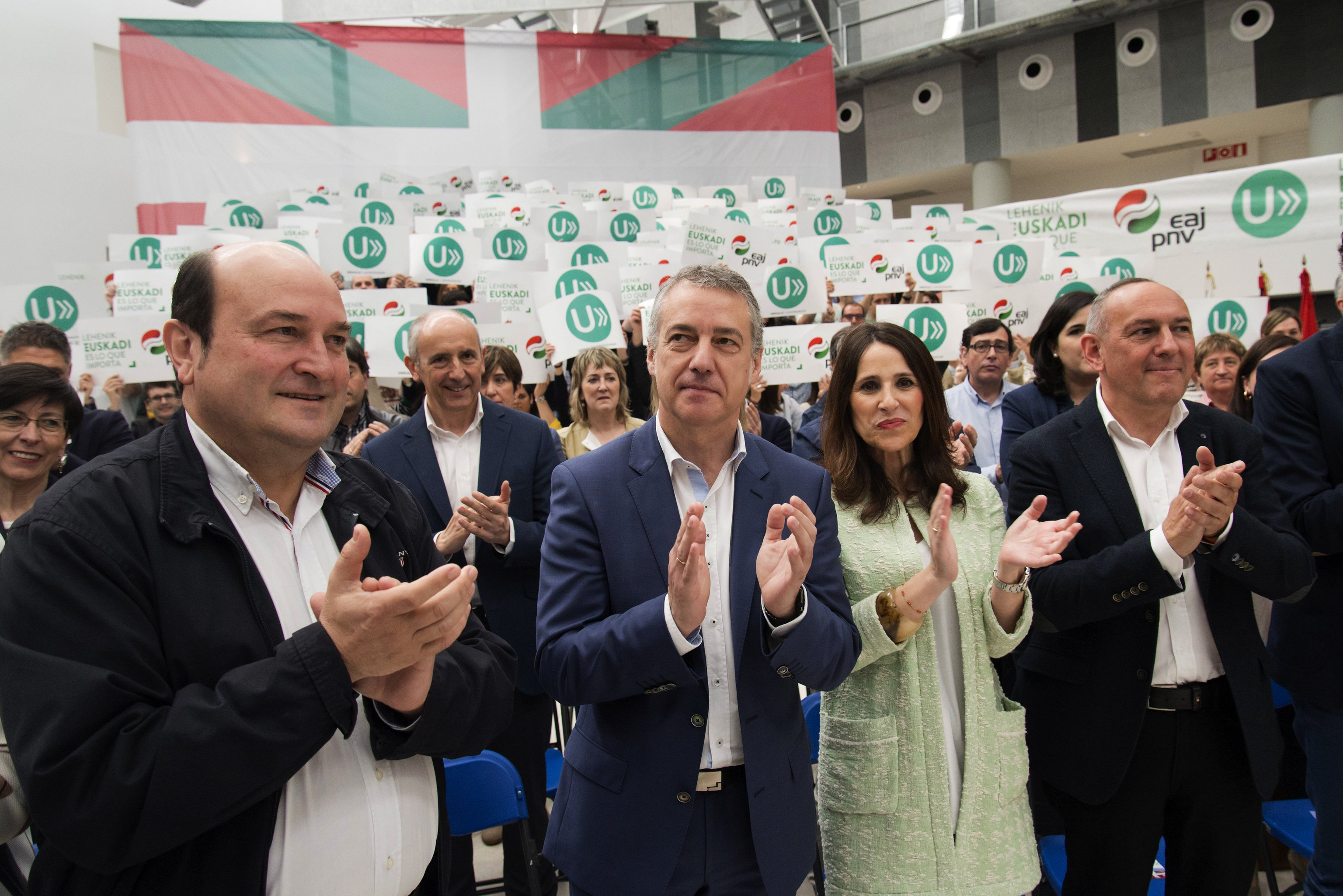 Labayten El PNV contrata a Labayen para orientar a Educación tras adjudicar 4 ...