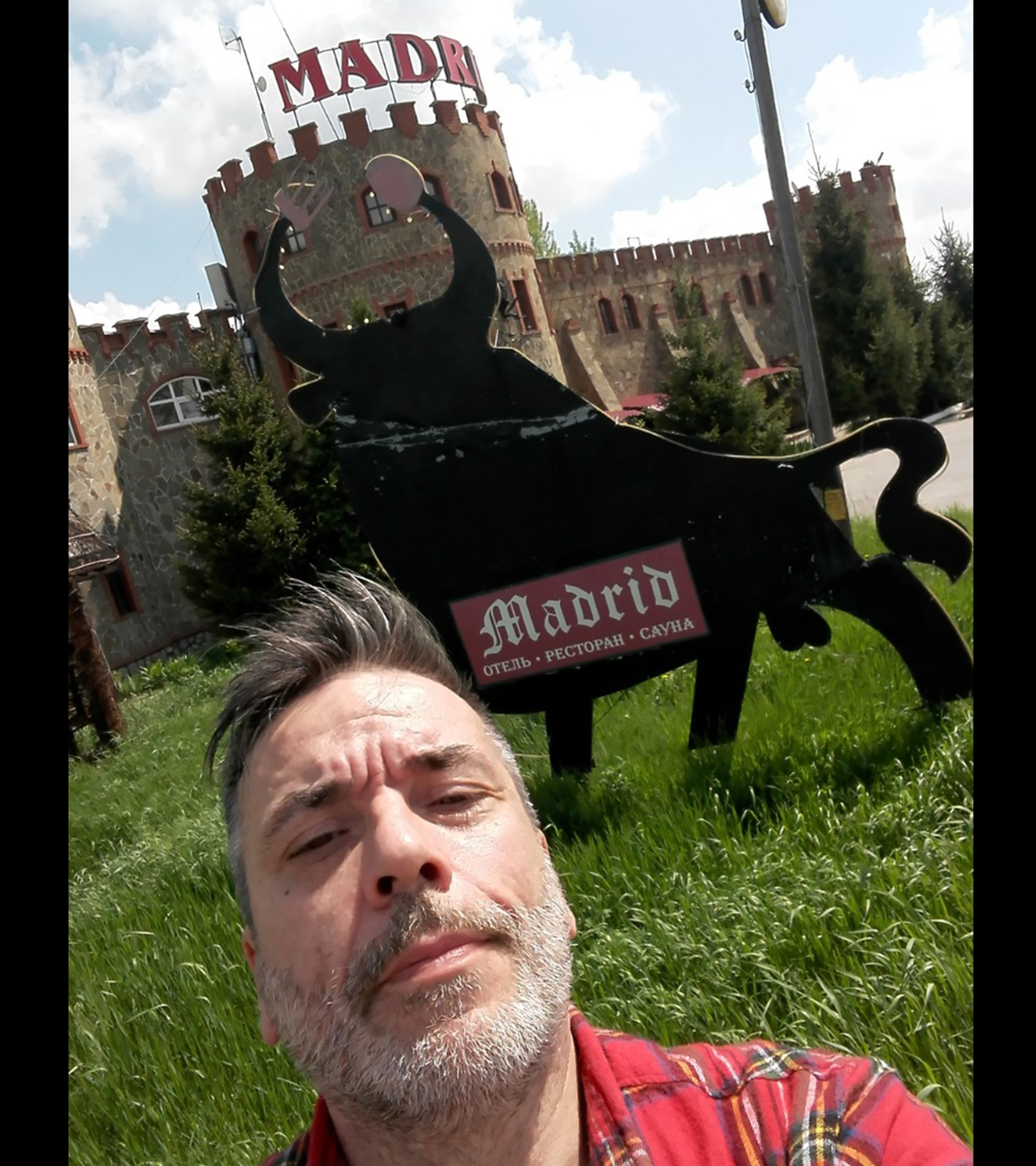 Selfie de Ferran Barber en vsperas de la invasin rusa en restaurante castizo cerca de Mariupol