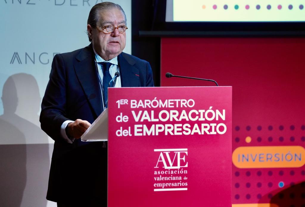 Vicente Boluda, presidente de AVE, durante la presentación del barómetro.