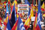Madrid resiste como rompeolas de la igualdad