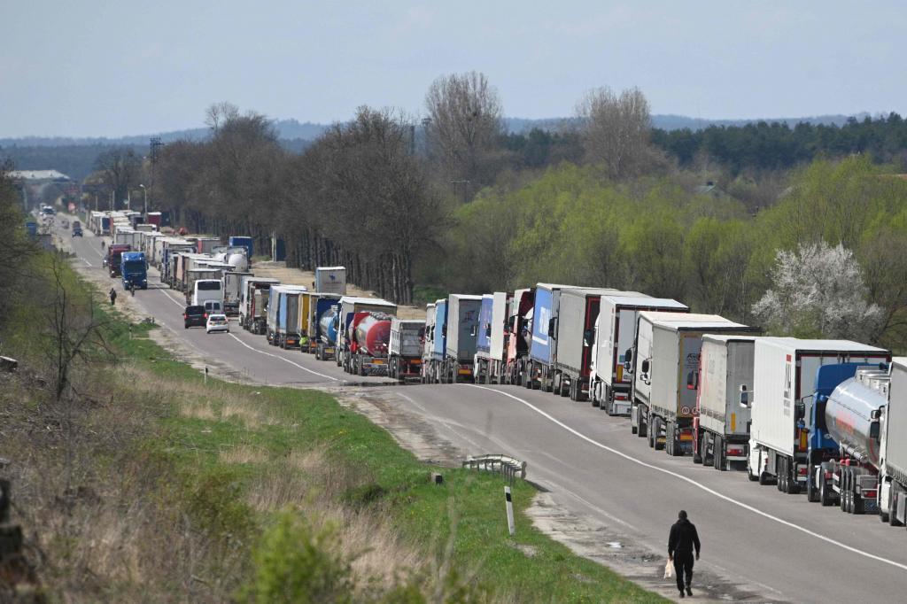 Polonia mantendrá el veto a la compra de grano ucraniano pero plantea incrementar el tránsito