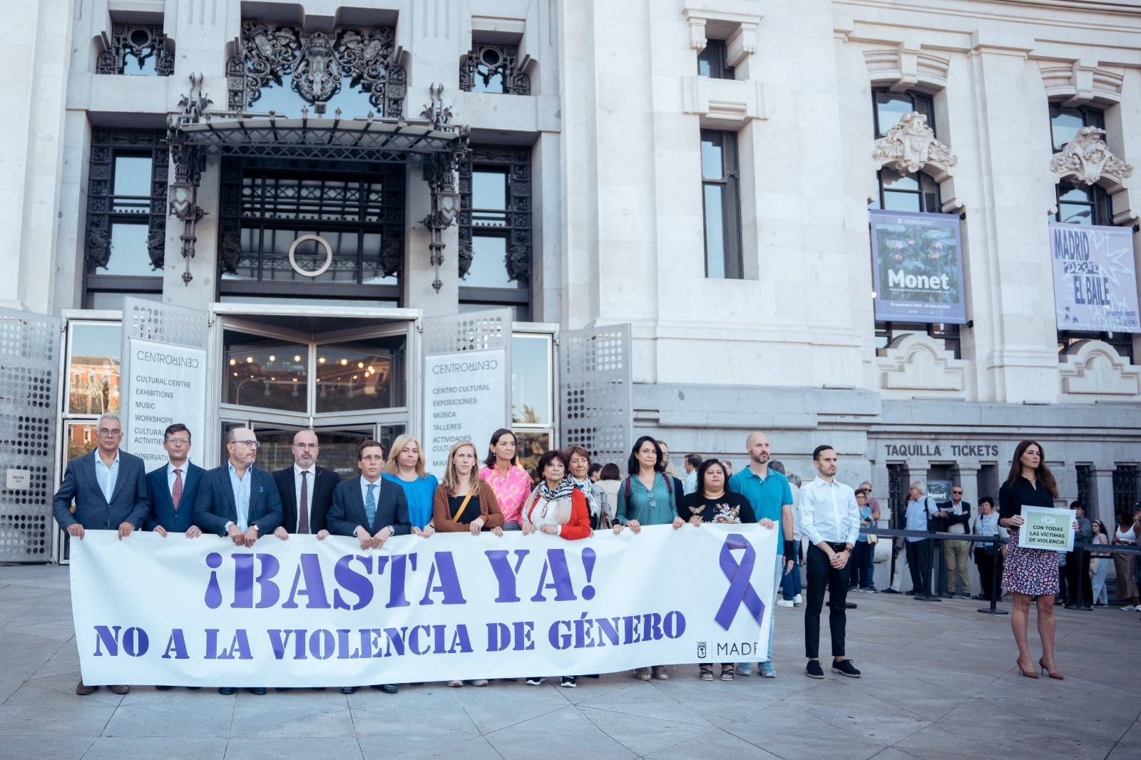 Vox se desmarca del minuto de silencio en el Ayuntamiento de Madrid en homenaje a la asesinada por violencia machista en Villaverde