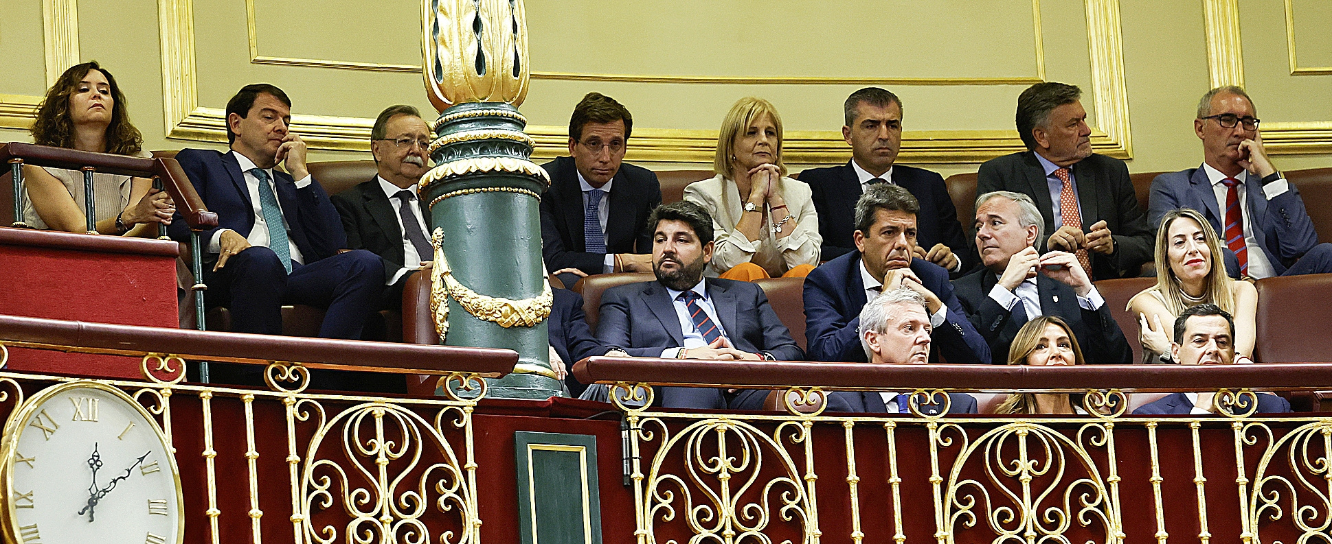Dirigentes autonómicos del PP, en la tribuna de invitados del Congreso.