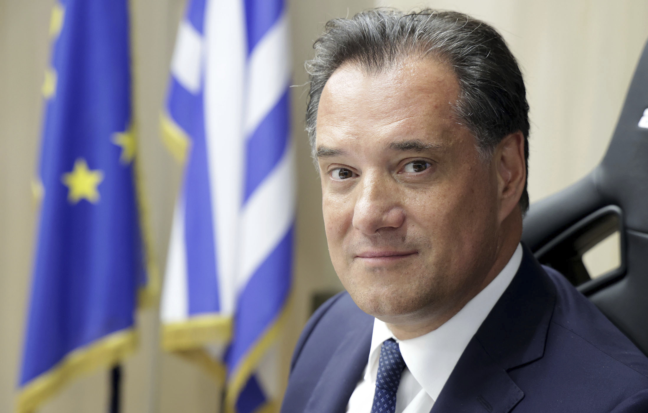 El ministro de Trabajo de Grecia: «Si Díaz cree que mi reforma es dura, la suya es peor: permite trabajar más horas»