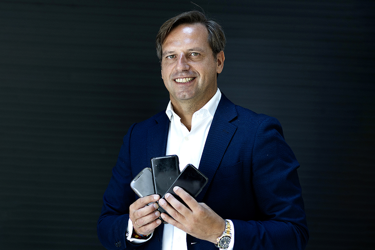 Pablo Blanco, director general de Rentik: «No tiene mucho sentido hacer un gran desembolso para comprar un teléfono móvil»