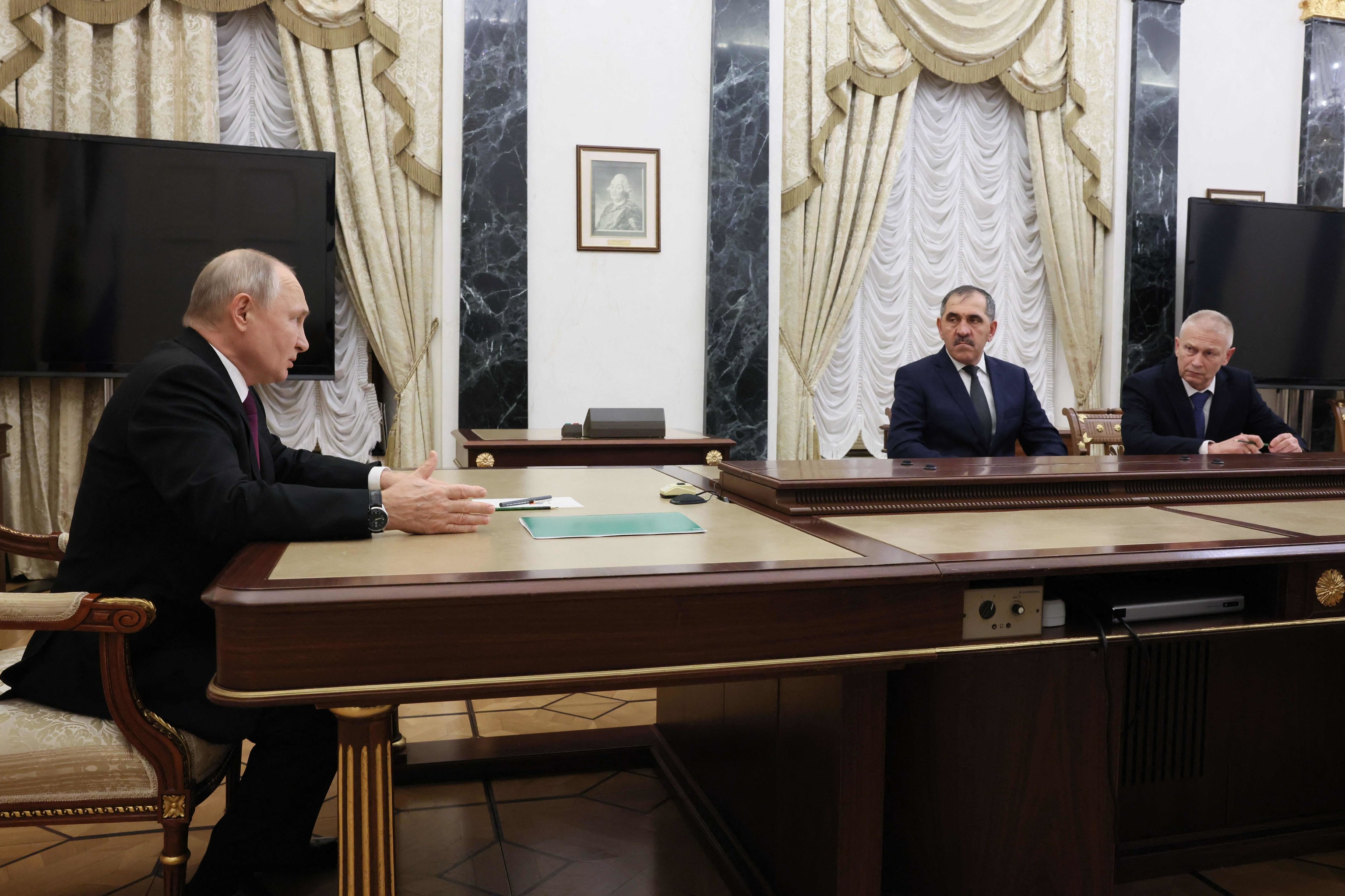 Putin encarga al ex jefe del estado mayor de los Wagner organizar a los voluntarios para combatir en Ucrania
