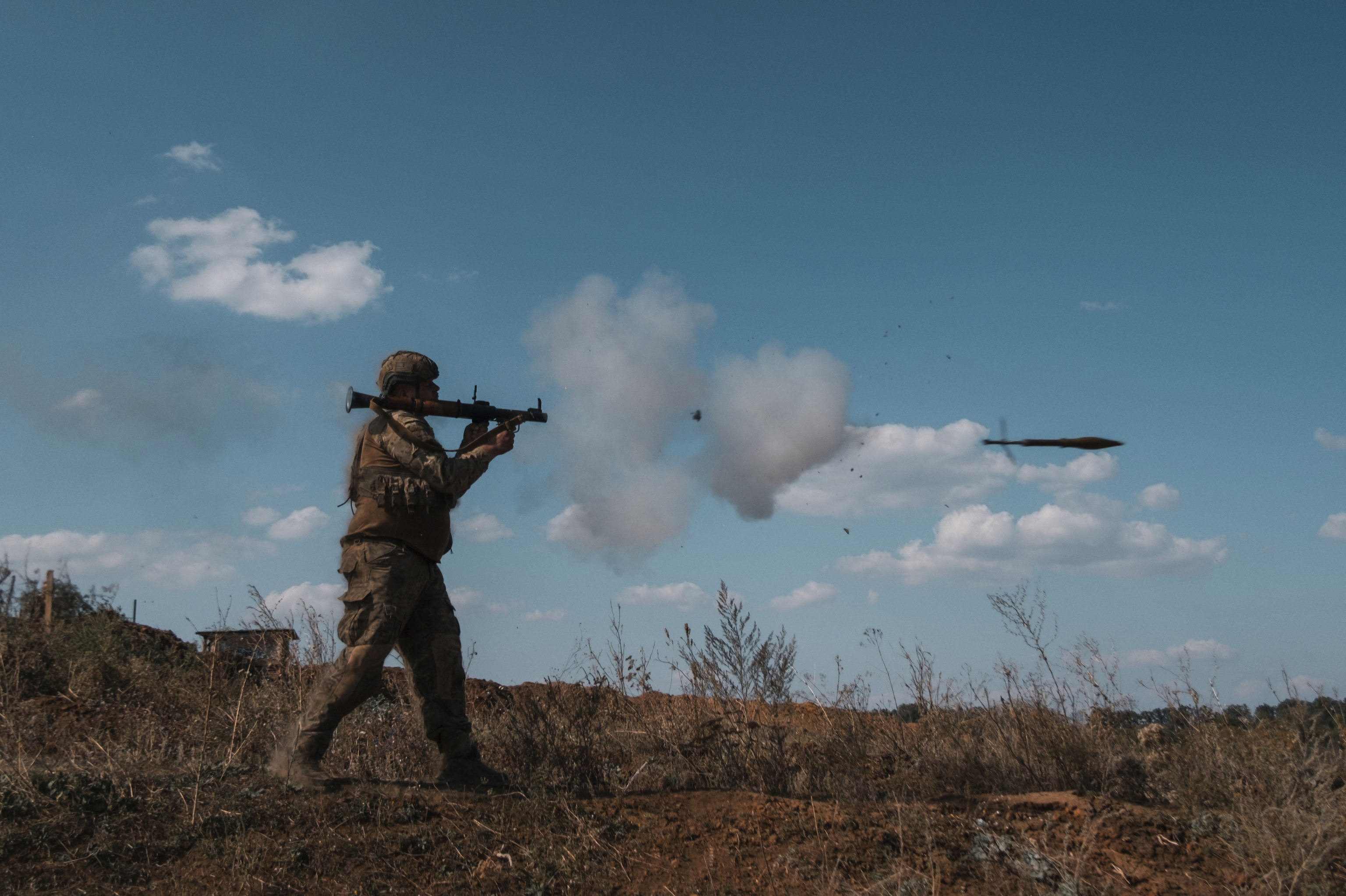 En el entrenamiento extremo de los soldados de Ucrania: «Los viejos manuales ya no sirven para esta guerra»