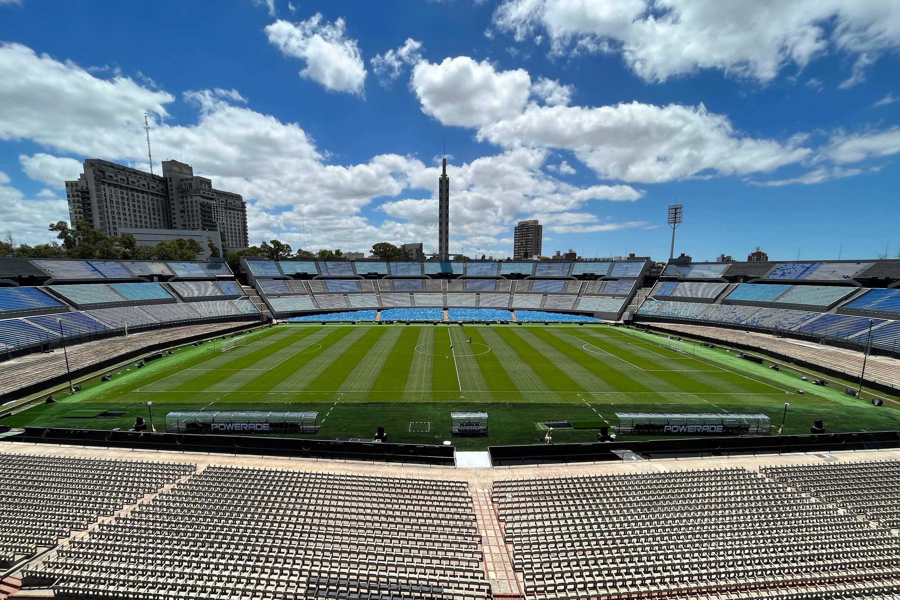 El Estadio Centenario de Montevideo, para la inauguración.