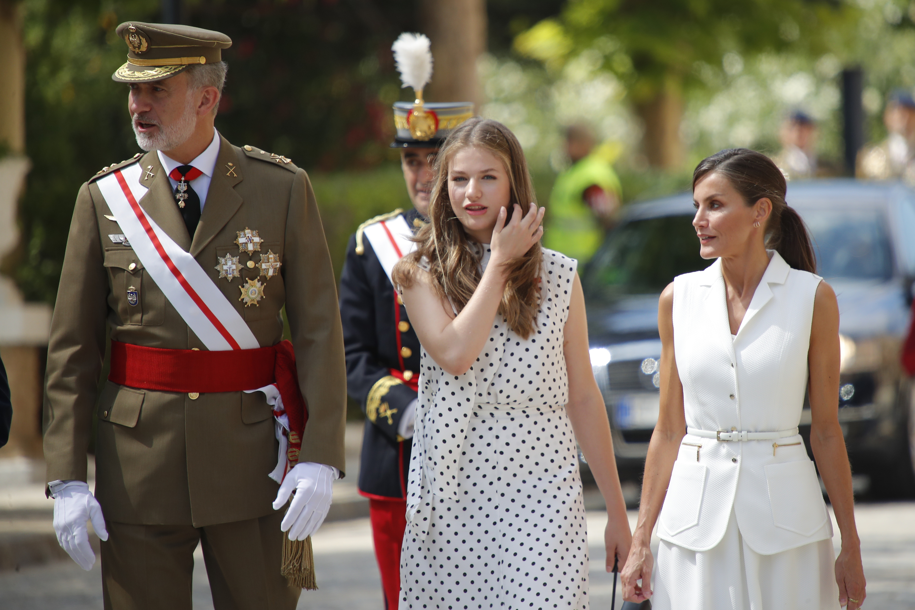 Los Reyes de España y la Princesa Leonor, el pasado julio en Zaragoza, en la entrega de los despachos a los nuevos oficiales del Ejército de Tierra.