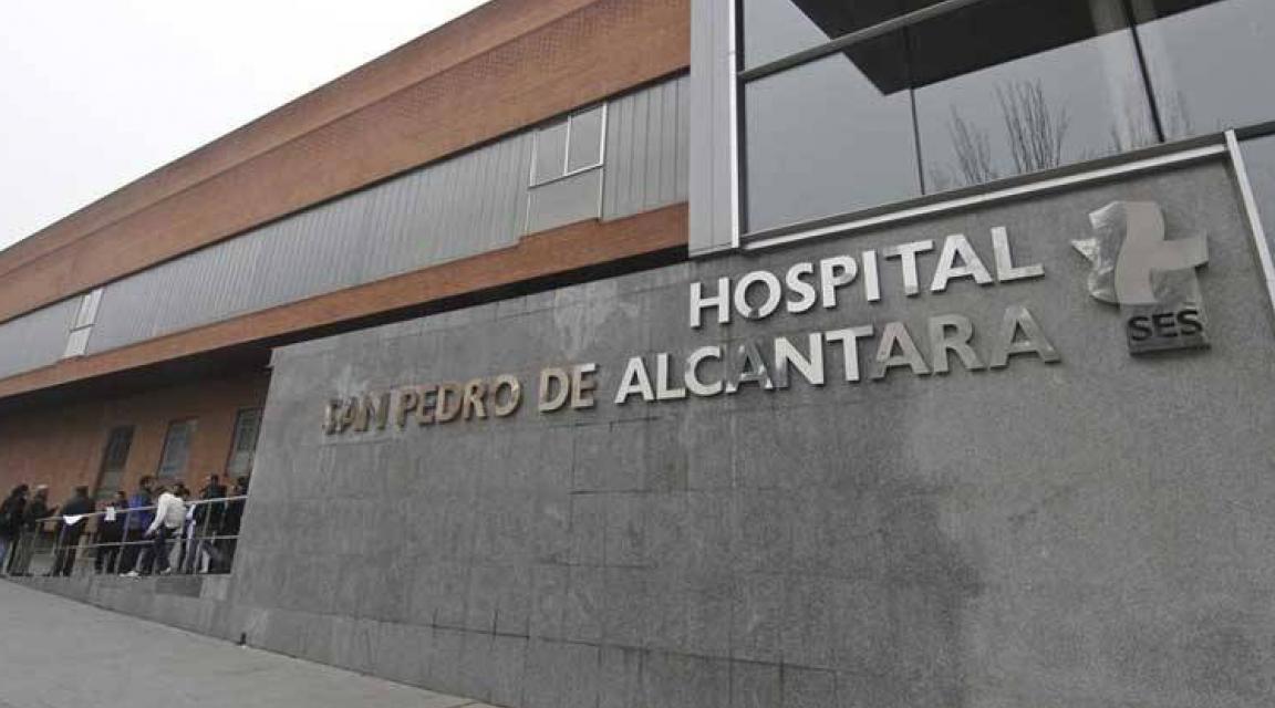 Fachada del Hospital San Pedro de Alcntara de Cceres.