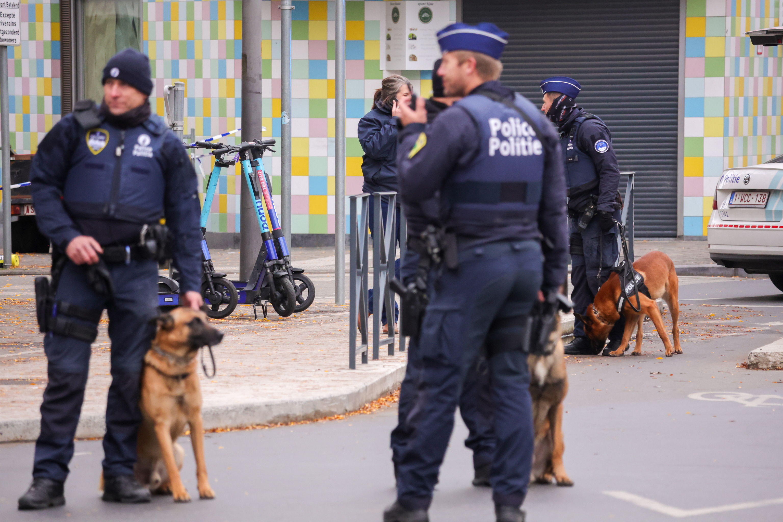 Agentes de polica, ayer, desplegados en Bruselas