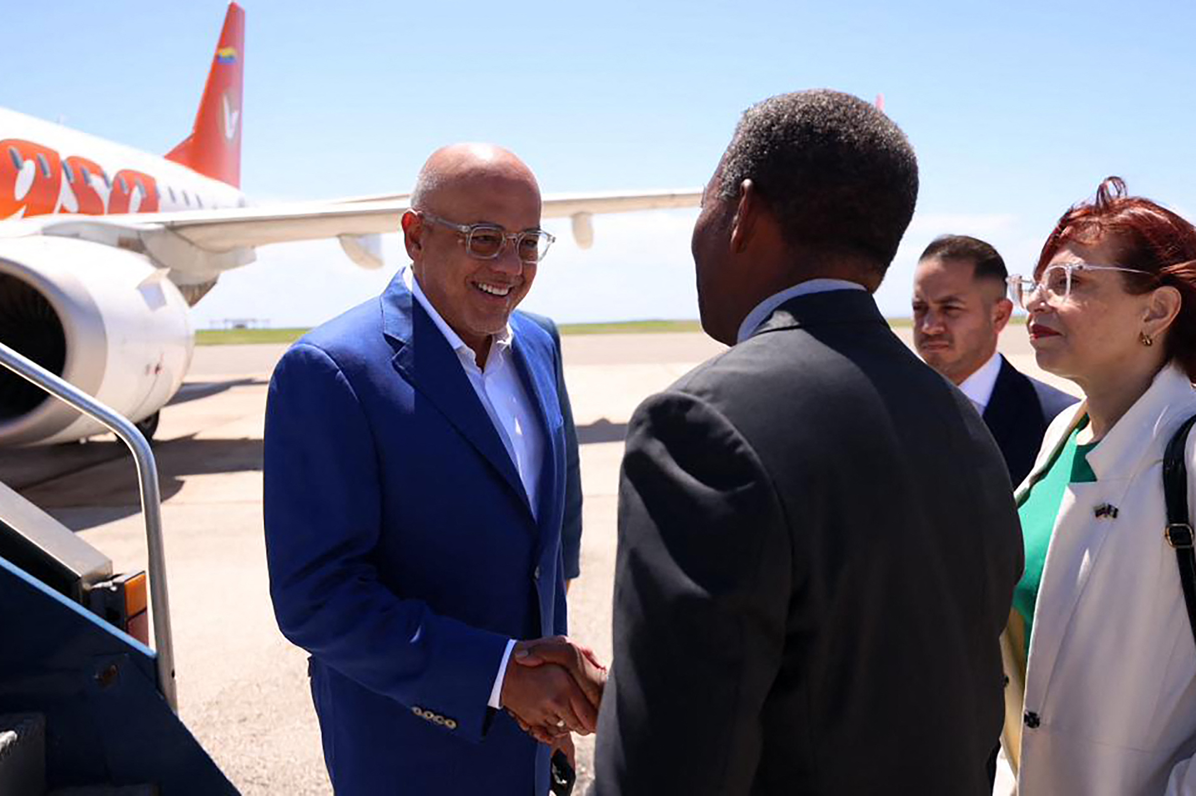 Jorge Rodríguez, Presidente de la Asamblea Nacional de Venezuela, en su llegada a Barbados