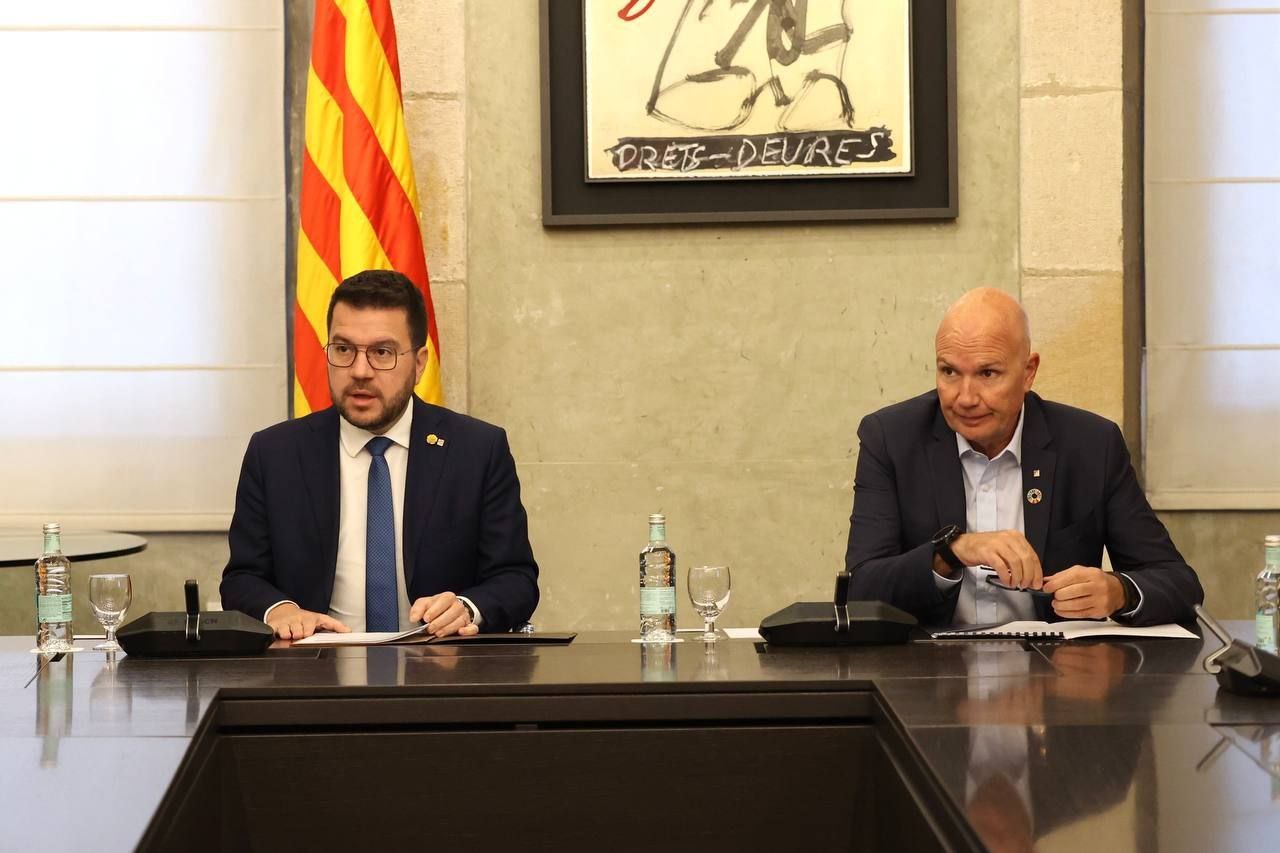 Pere Aragons y el consejero David Mascort en la reunin de la Generalitat por la sequa.