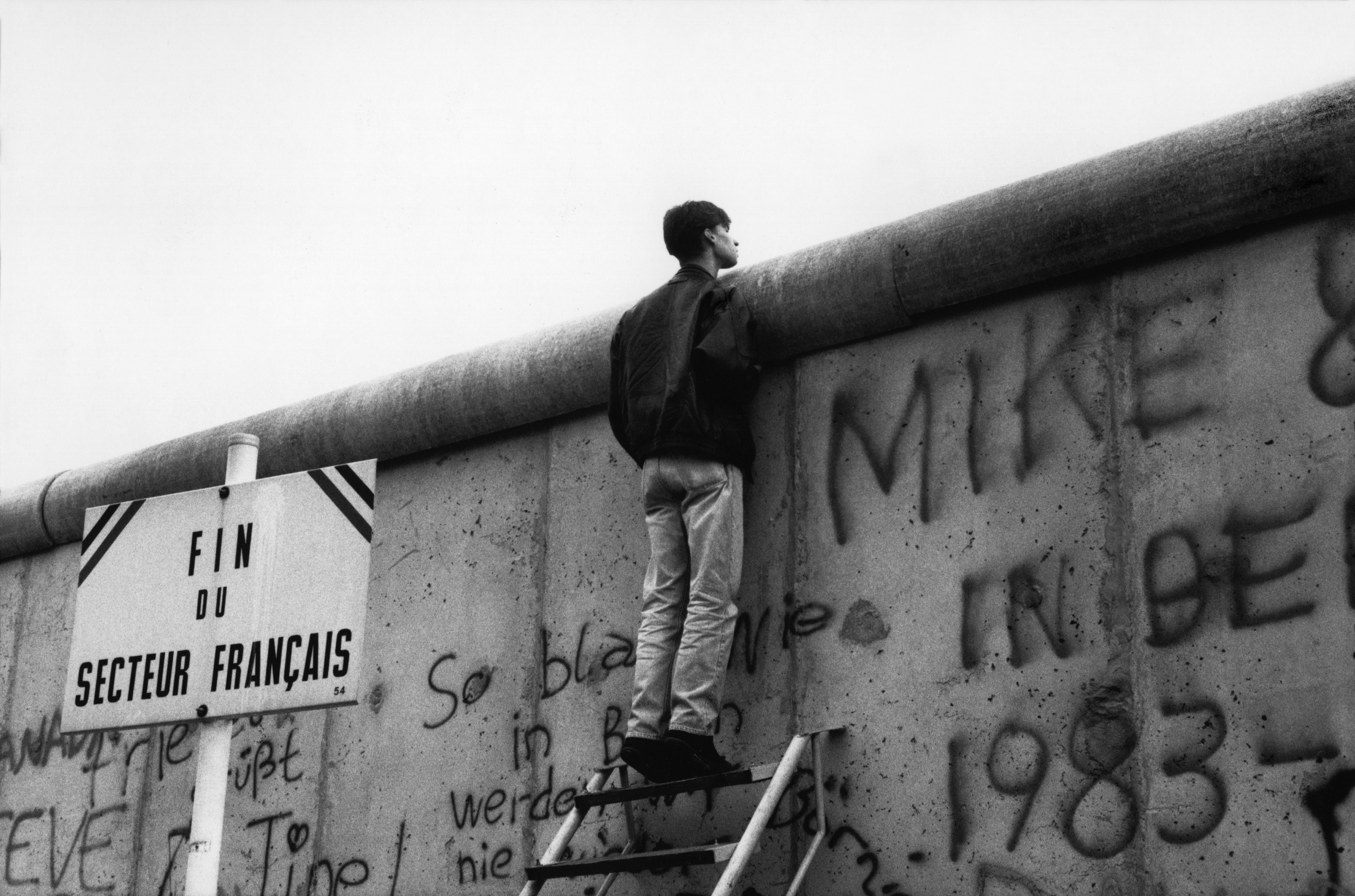 Foto de la exposición 'El Muro de Berlín. Un mundo dividido', en la Fundación Canal.