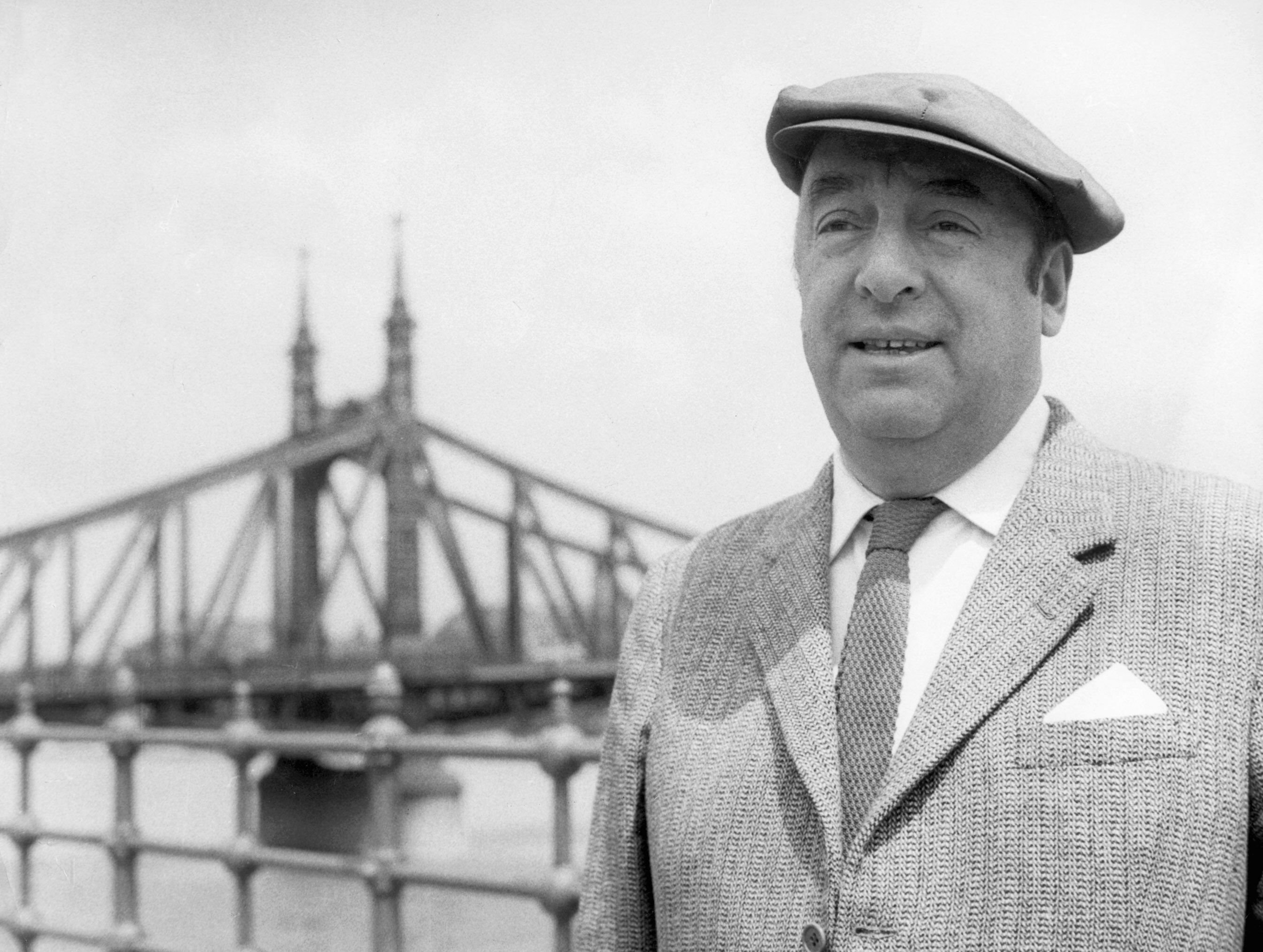 Pablo Neruda en Budapest en 1956.