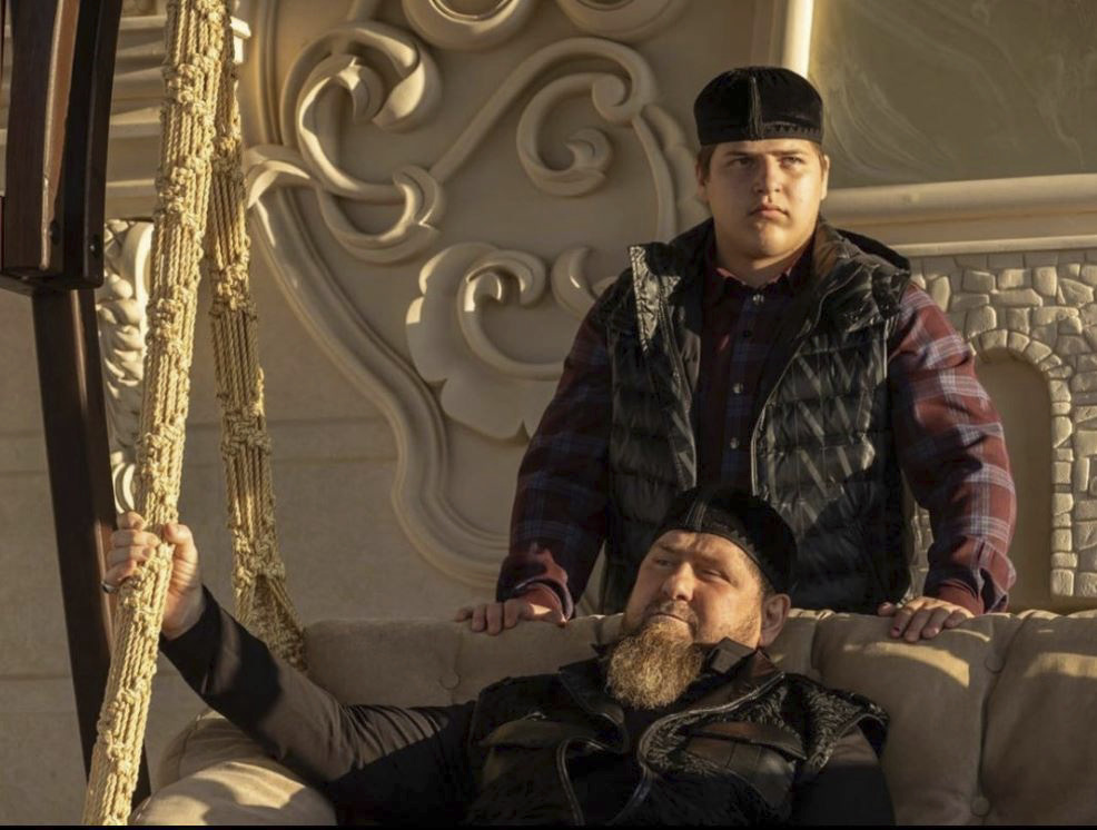 El líder checheno Ramzan Kadirov nombra a su hijo de 15 años su nuevo jefe de seguridad