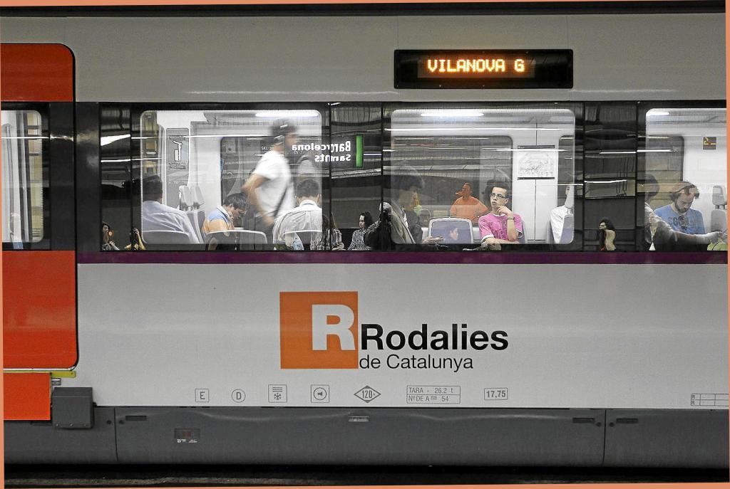 Un tren del servicio de Rodalies en Barcelona.