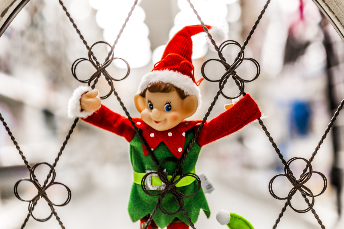 El elfo travieso de la Navidad y otros adornos originales que están arrasando en Amazon este año