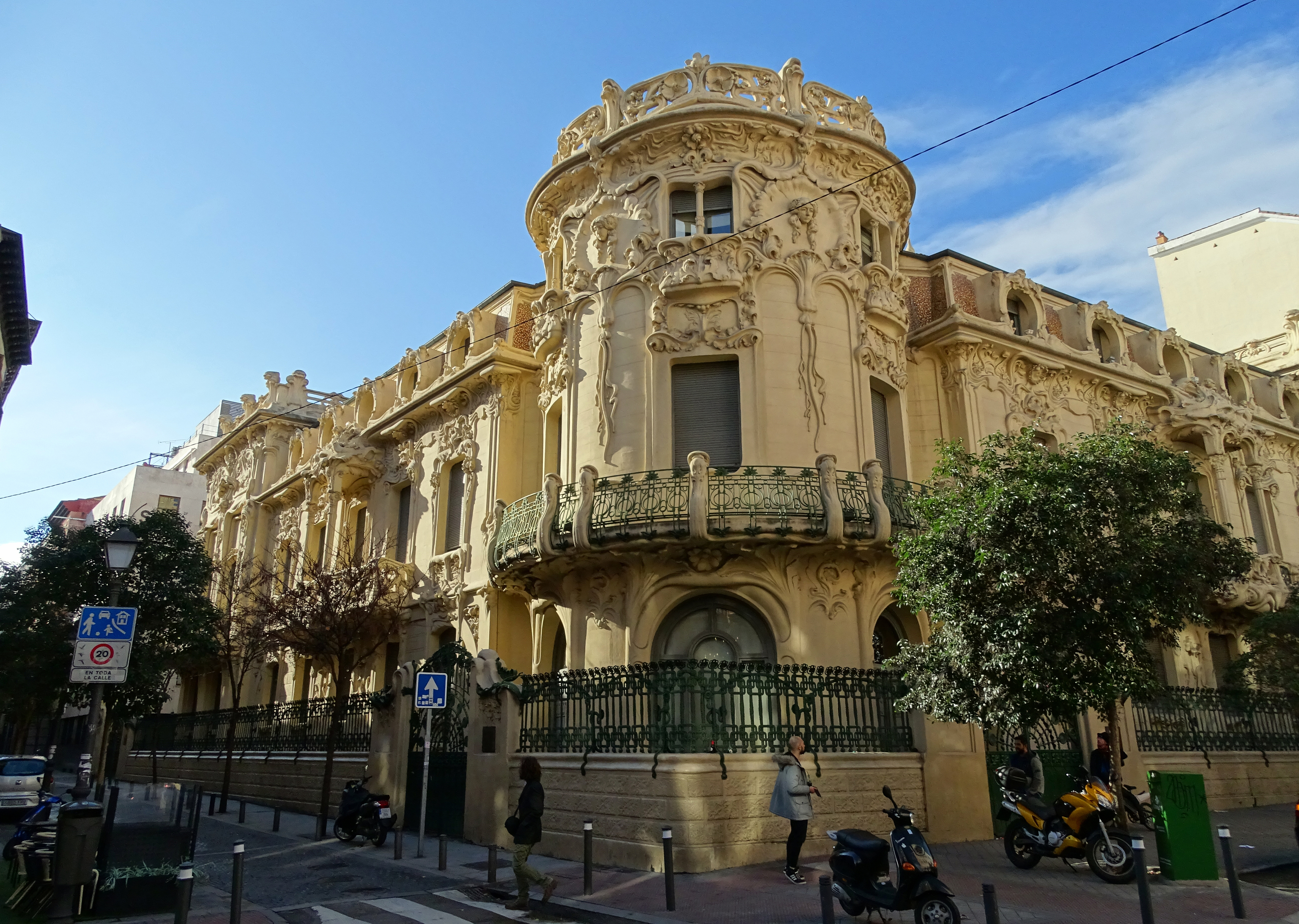 El Palacio de Longoria, el edificio modernista más famoso.