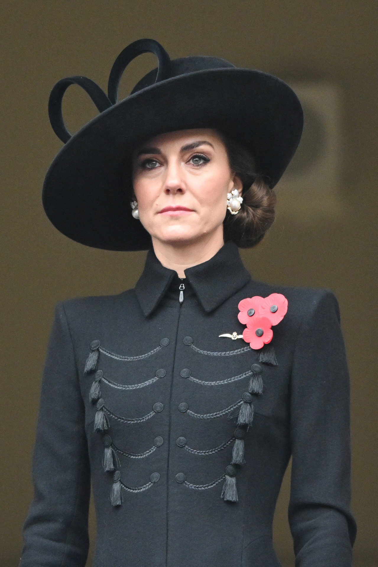 Kate Middleton con llamativos pendientes.