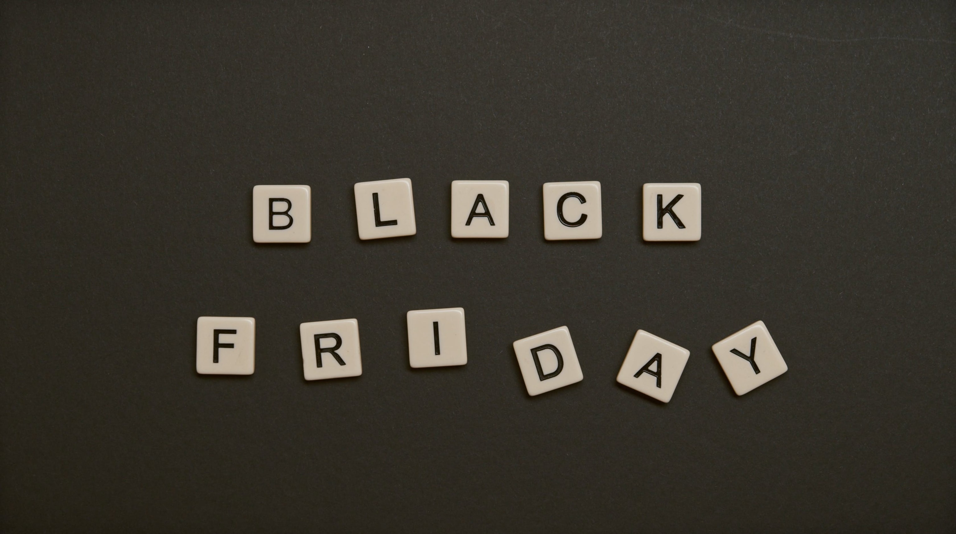 ¿Cuándo es el Black Friday en Zara, Mango, H&M y otras marcas?