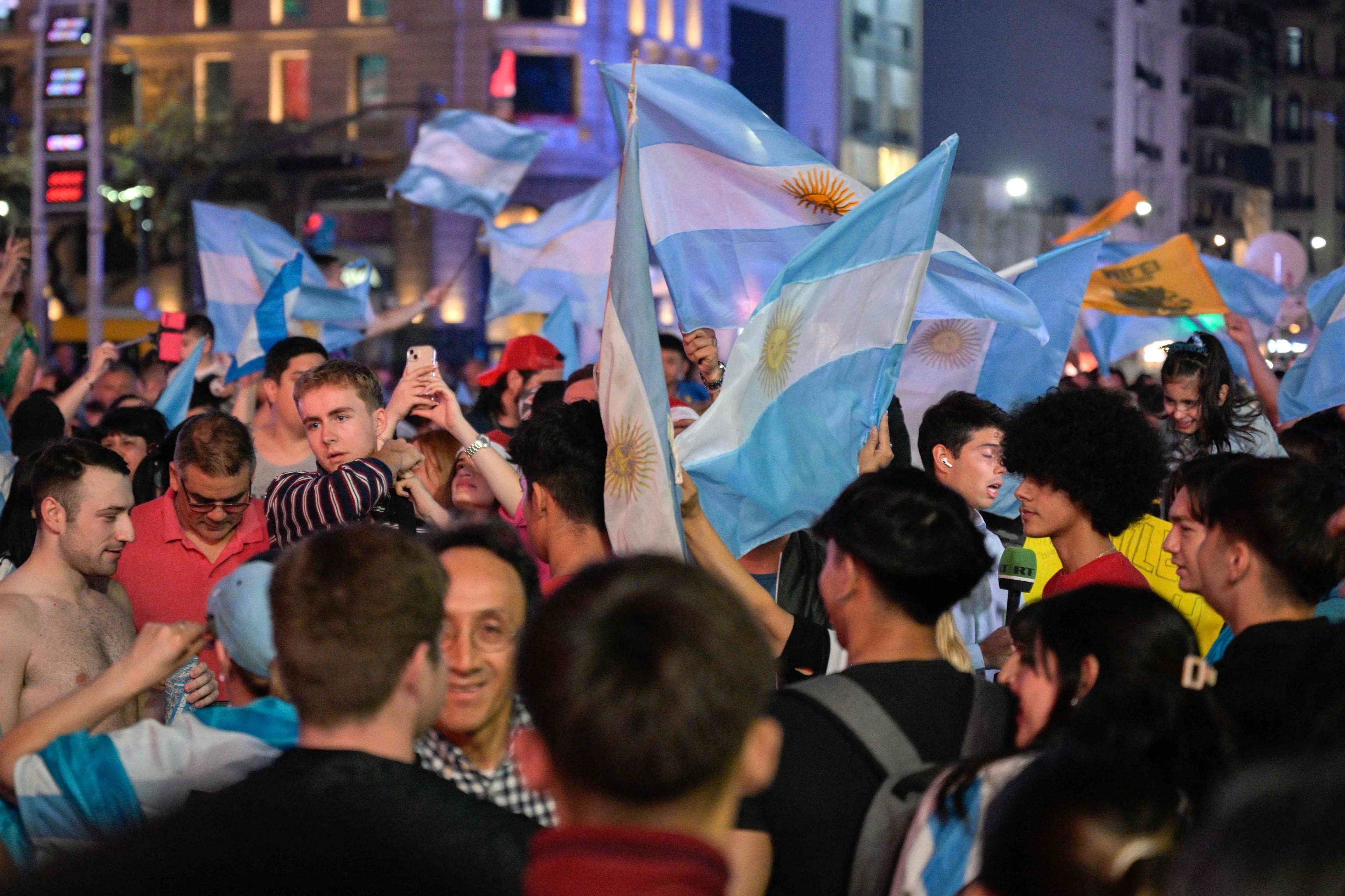 Seguidores de Javier Milei, en el centro de Buenos Aires.