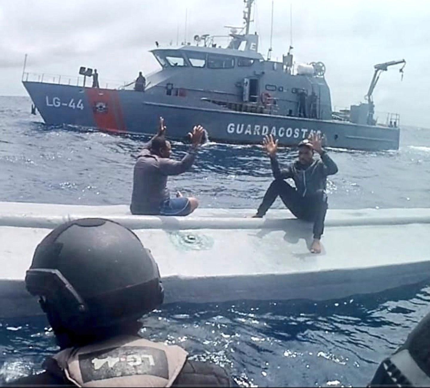 Los traficantes detenidos en el narcosubmarino interceptado en las Gal