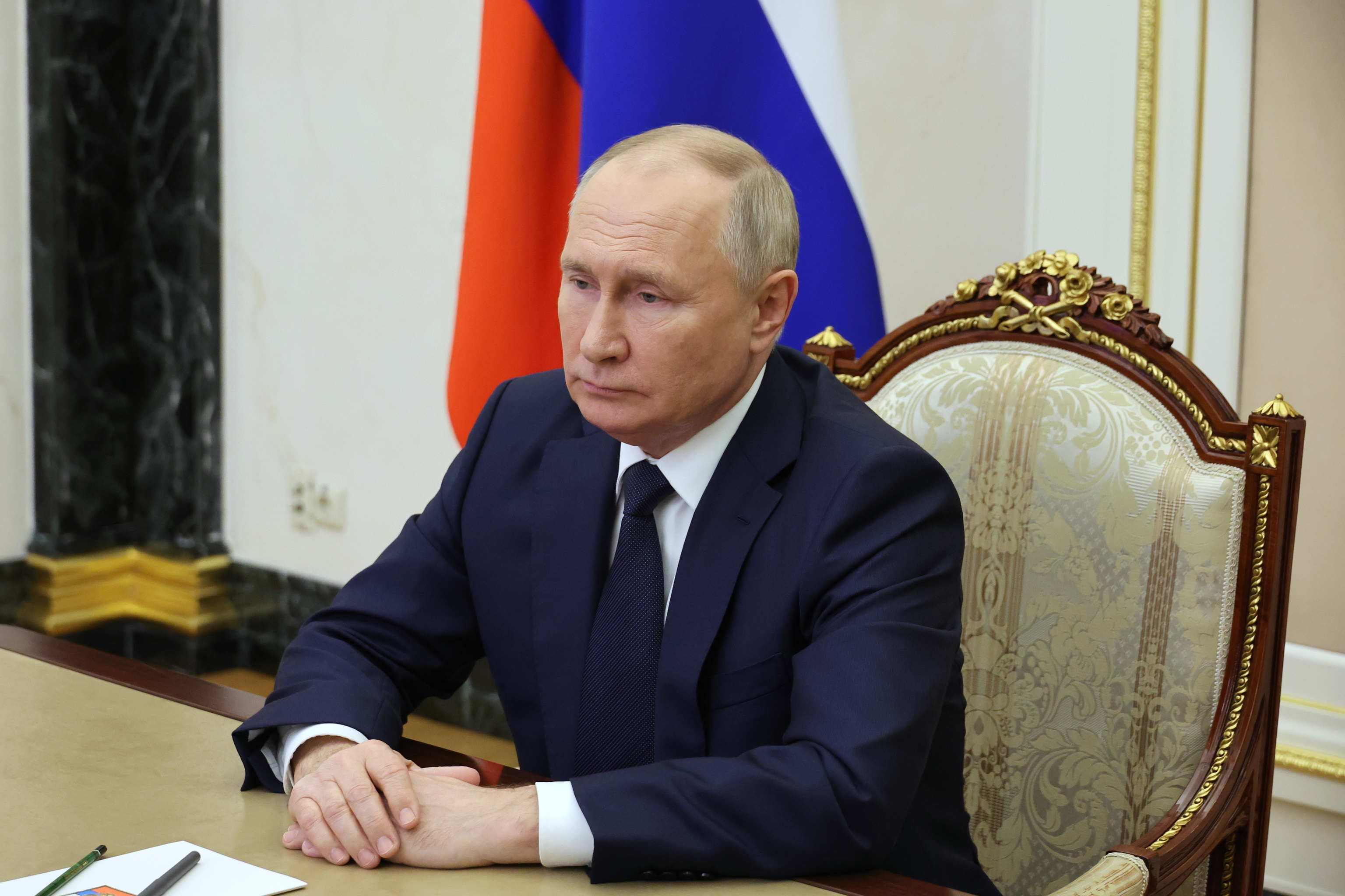 El único partido opositor ruso abre la puerta a concurrir contra Putin en las presidenciales
