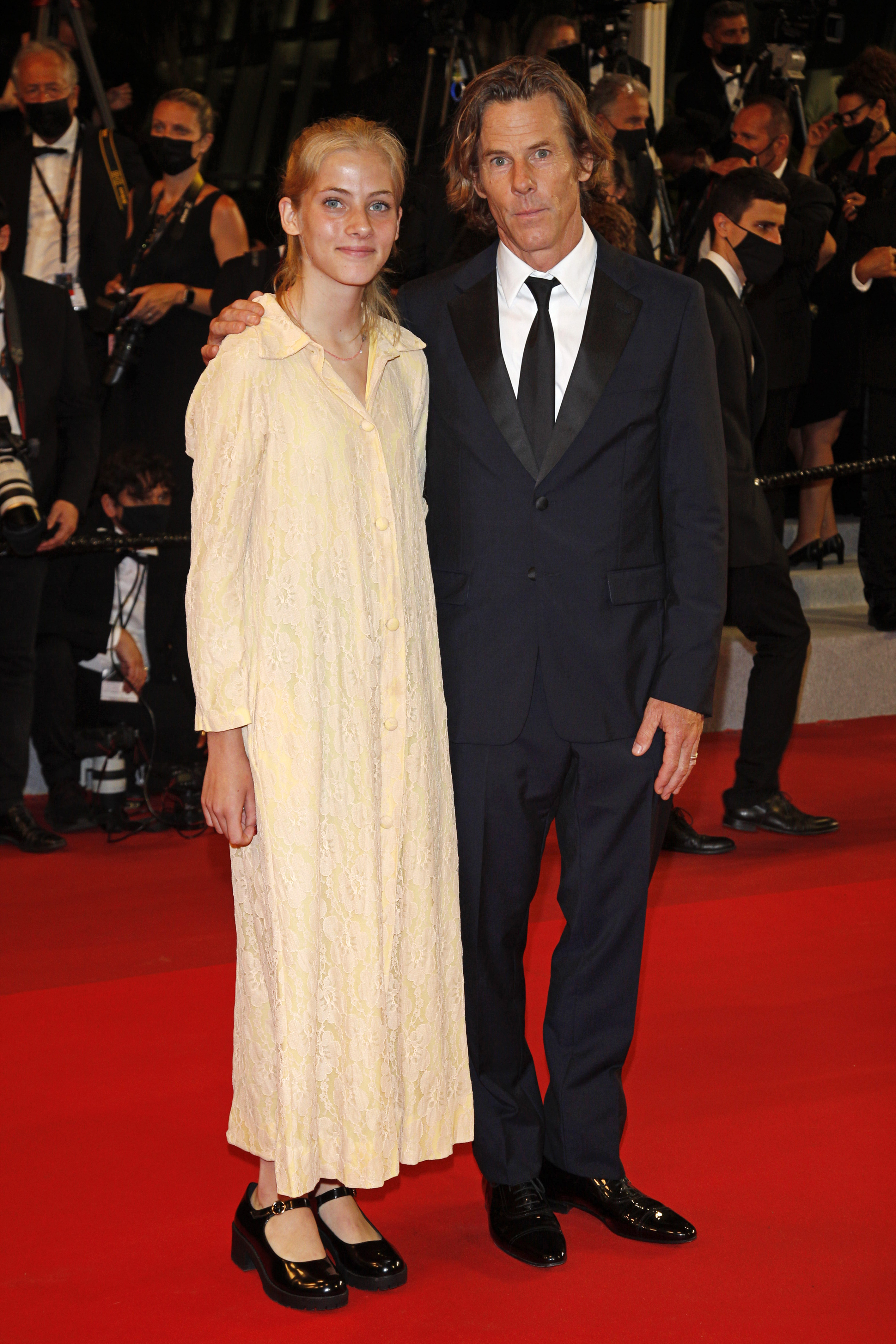 Danny Moder, marido de Julia Roberts, y su hija Hazel, en el Festival de Cannes de 2021.
