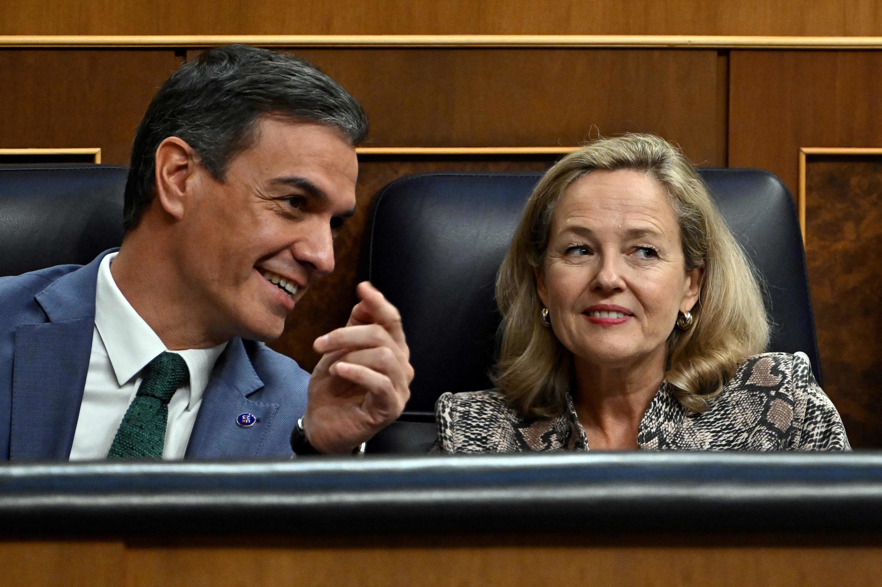 El presidente del Gobierno, Pedro Sánchez, y la vicepresidenta primera, Nadia Calviño, este miércoles en el Congreso