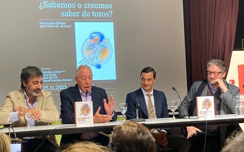 Juan del Val, Federico Arnás, Paco Ureña y David González en la presentación del libro en el Ateneo de Madrid.