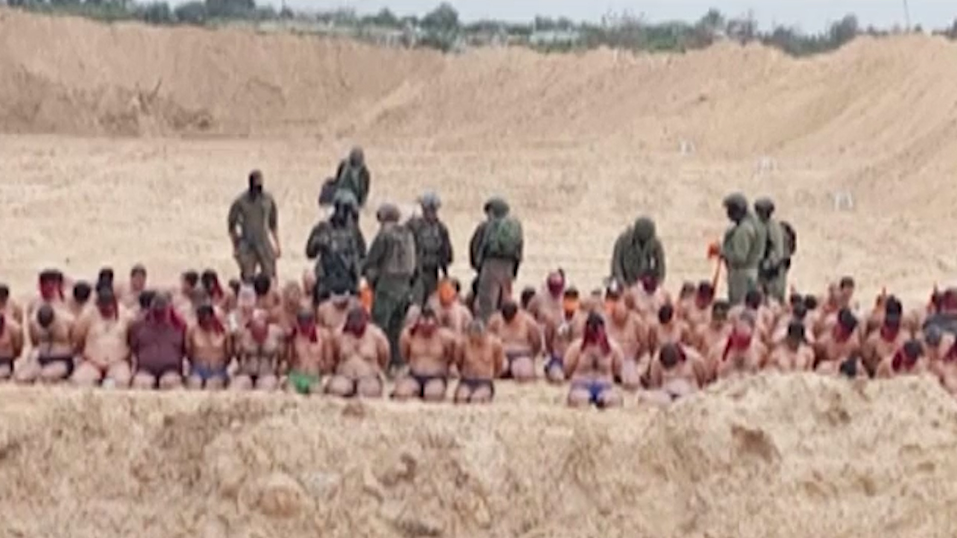Críticas a Israel por mostrar semidesnudos a decenas de palestinos detenidos en Gaza