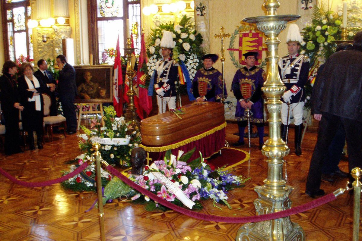 ¿Por qué donde se vela a un difunto se llama capilla ardiente? | Cómo