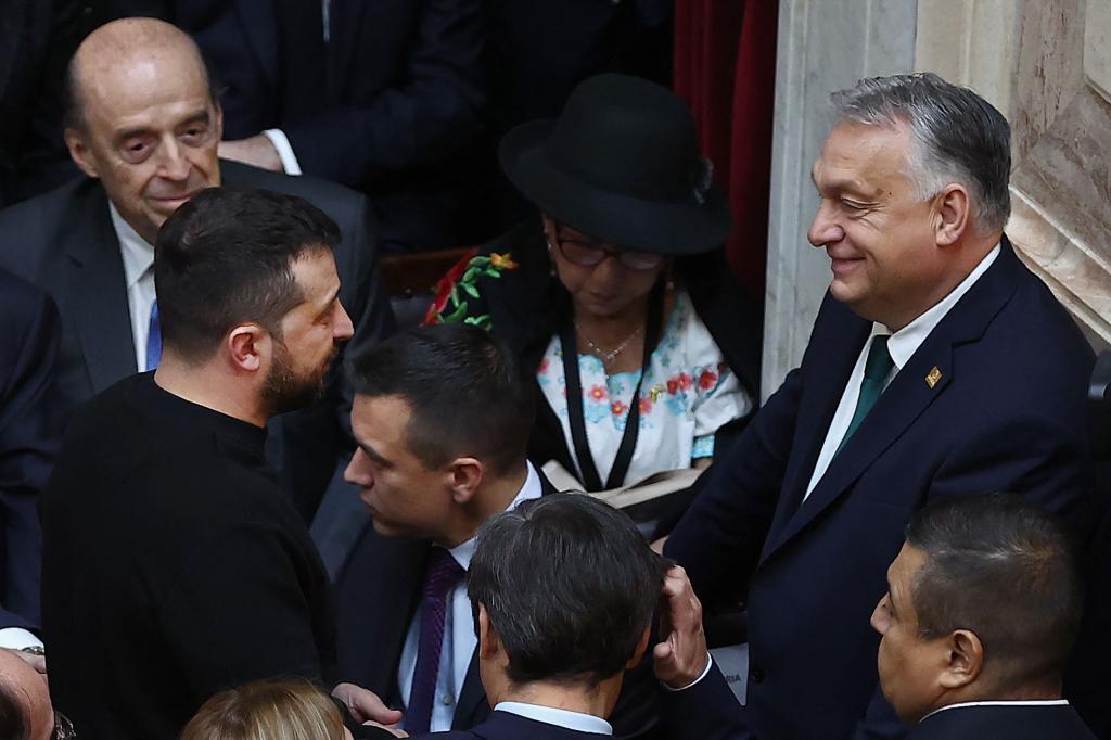 Milei, junto al primer ministro húngaro Viktor Orban, el domingo.