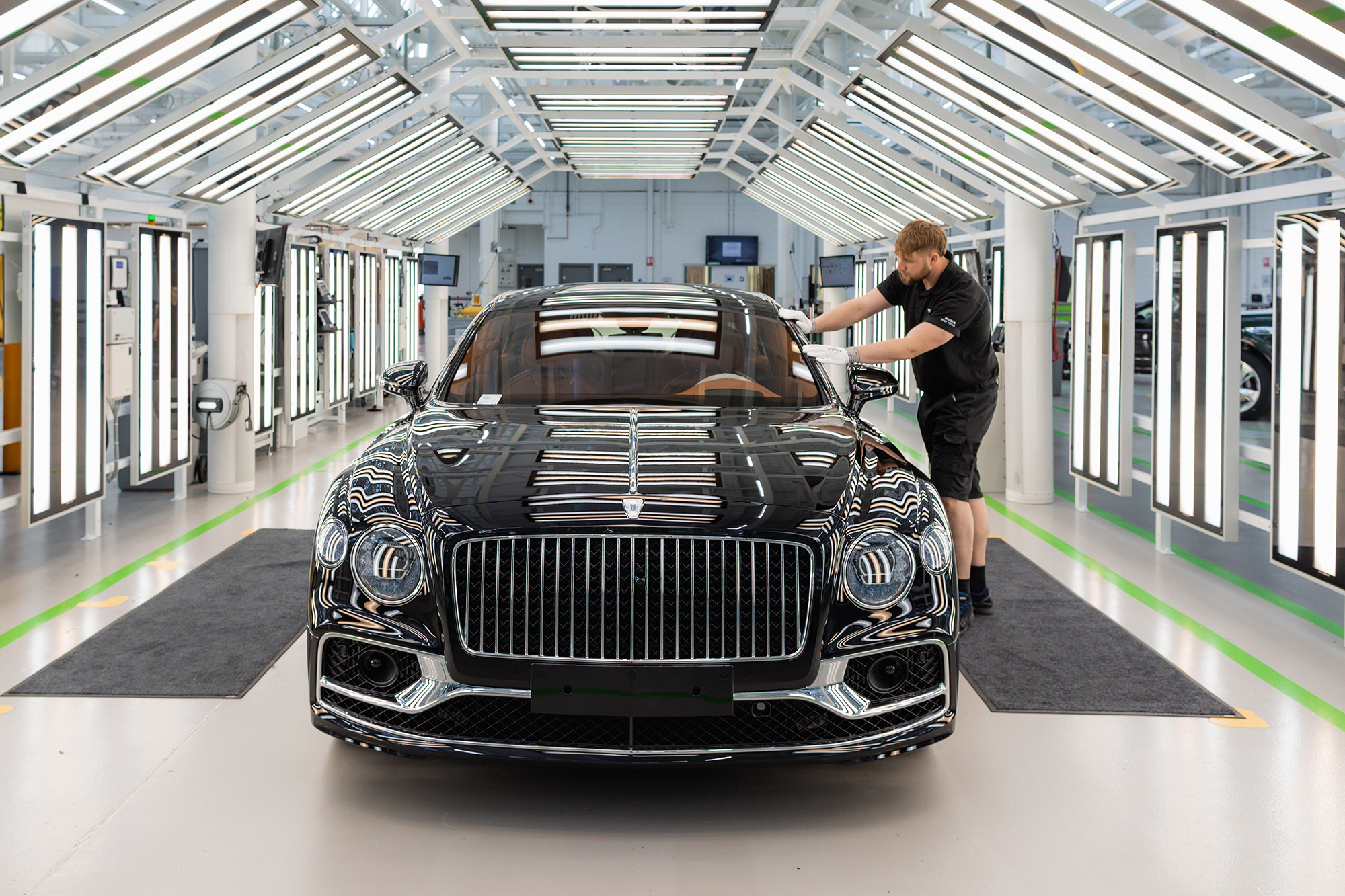 Visitamos la 'fábrica' de los sueños de Bentley