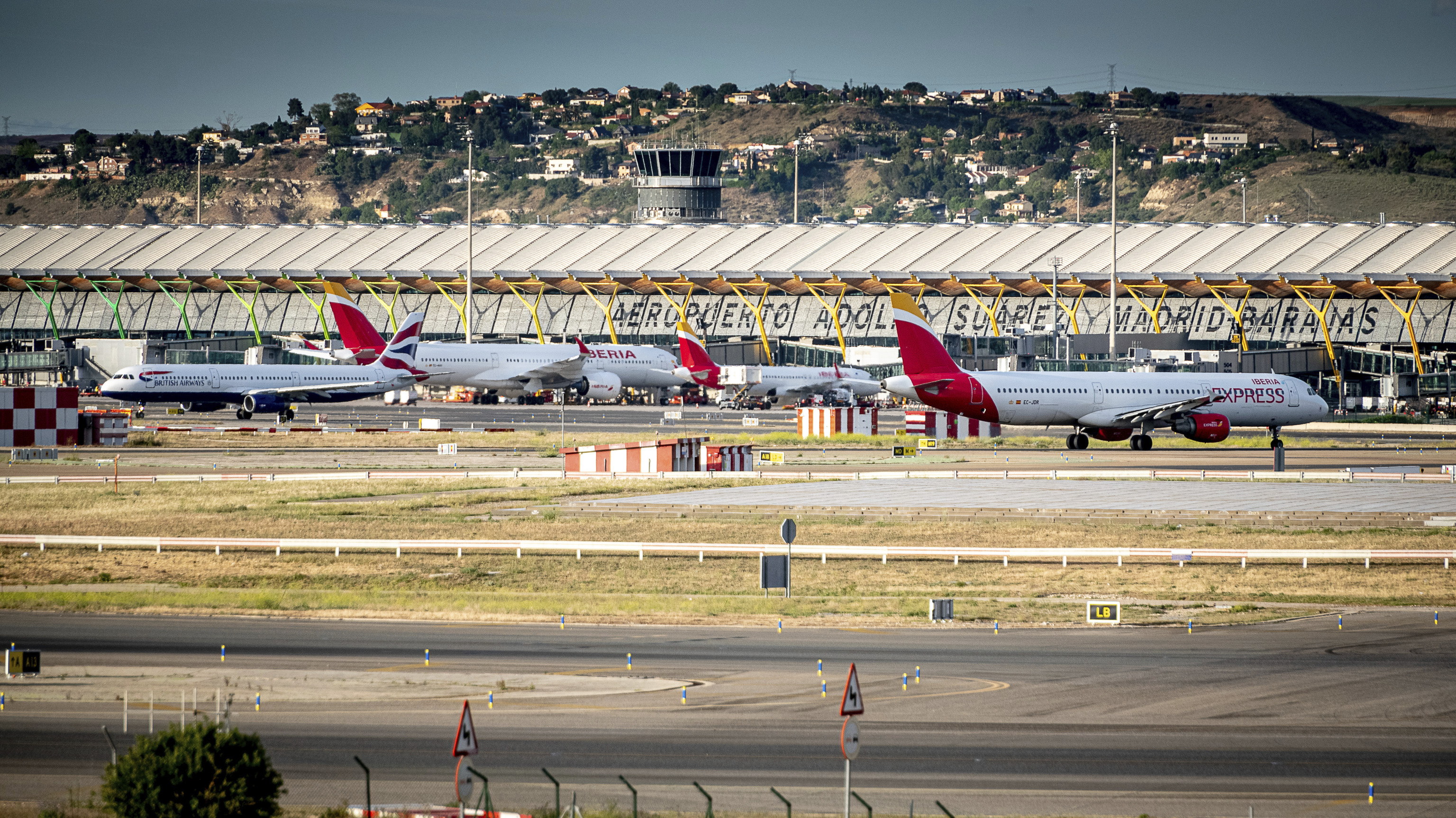 Aviones de las compaas Iberia y British Airways en el aeropuerto Adolfo Suarez Madrid Barajas.
