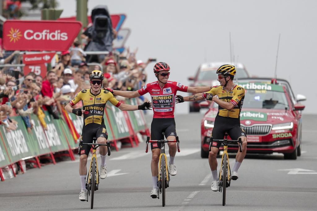 Vingegaard, Kuss y Roglic, en la penltima etapa de la Vuelta'23.