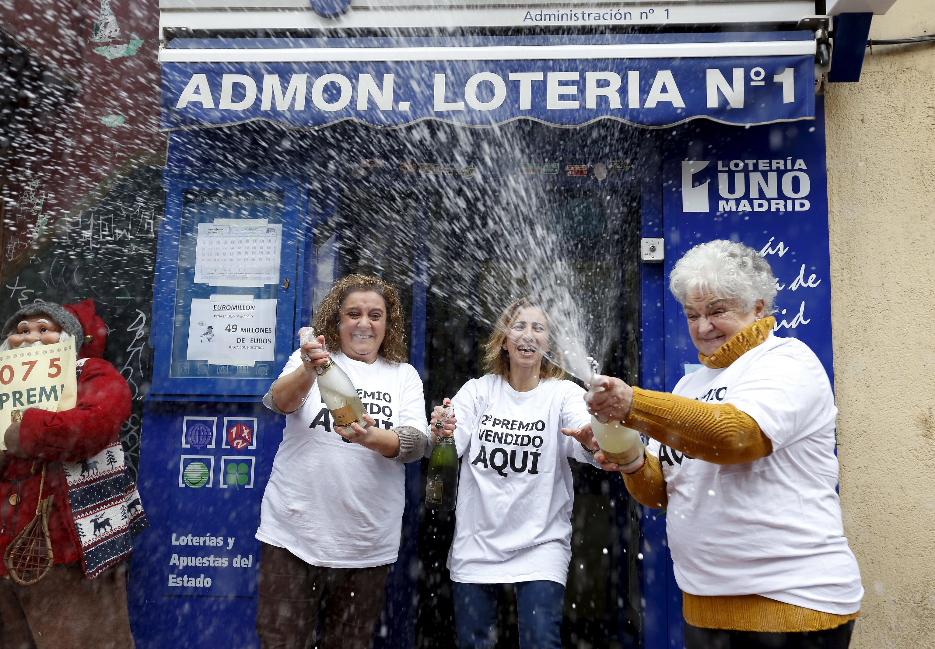 Loteras de una administracin, celebrando un premio de la Lotera del Nio.