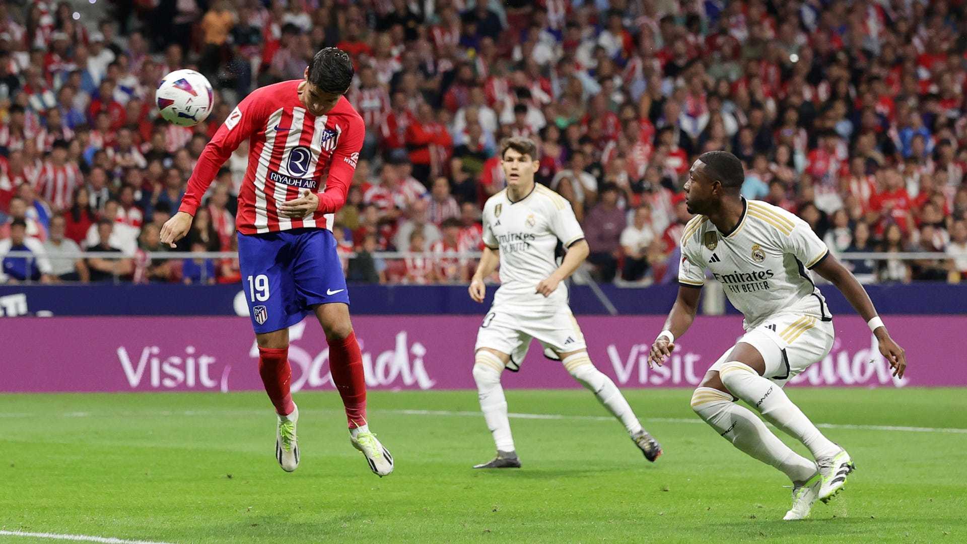 Uno de los goles de Morata, durante el ltimo derbi liguero.